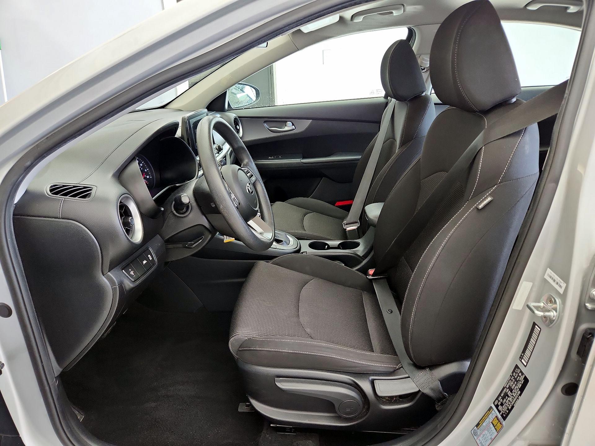 Thumbnail: 2019 Kia Forte - 9