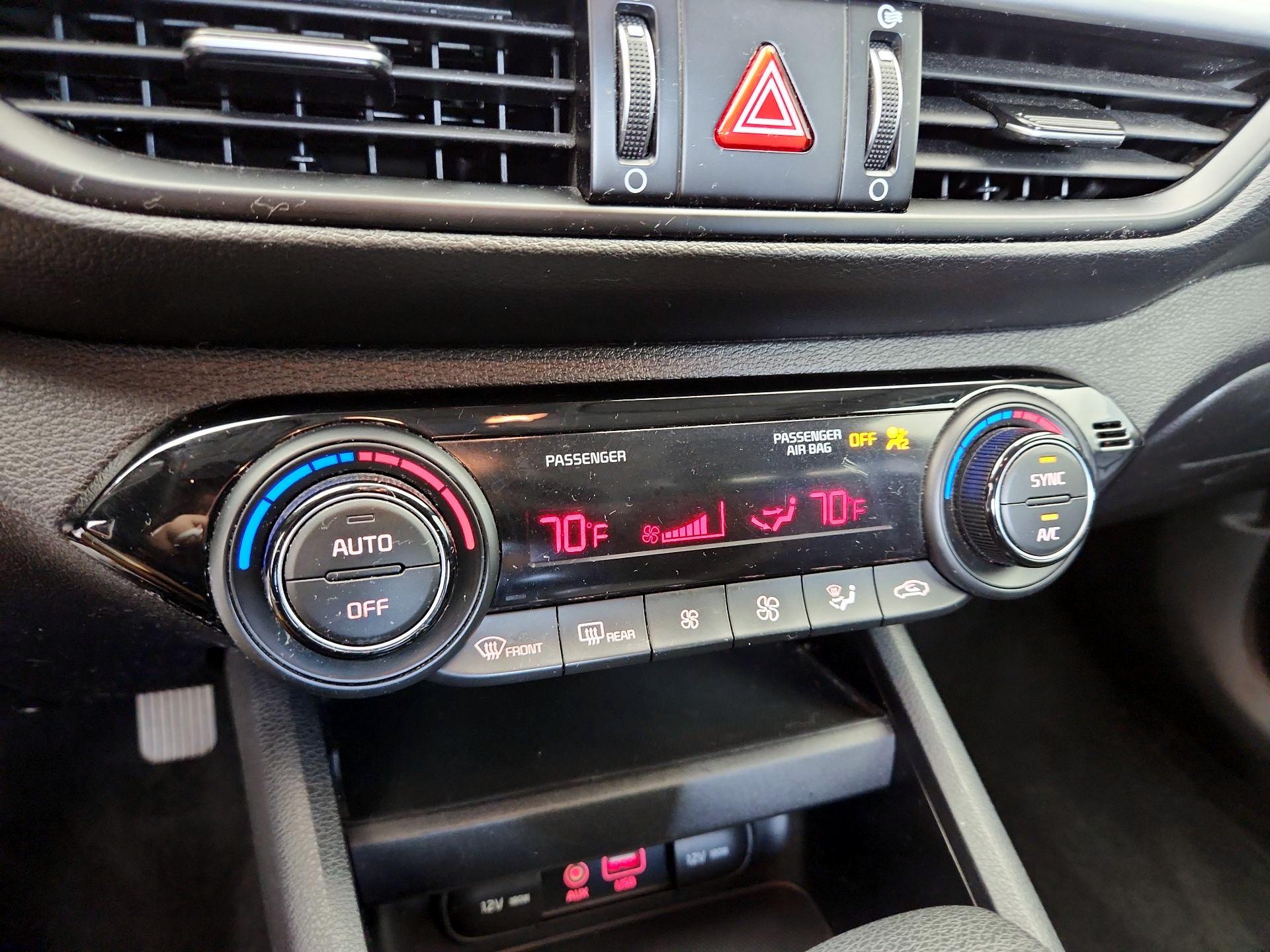 Thumbnail: 2019 Kia Forte - 14