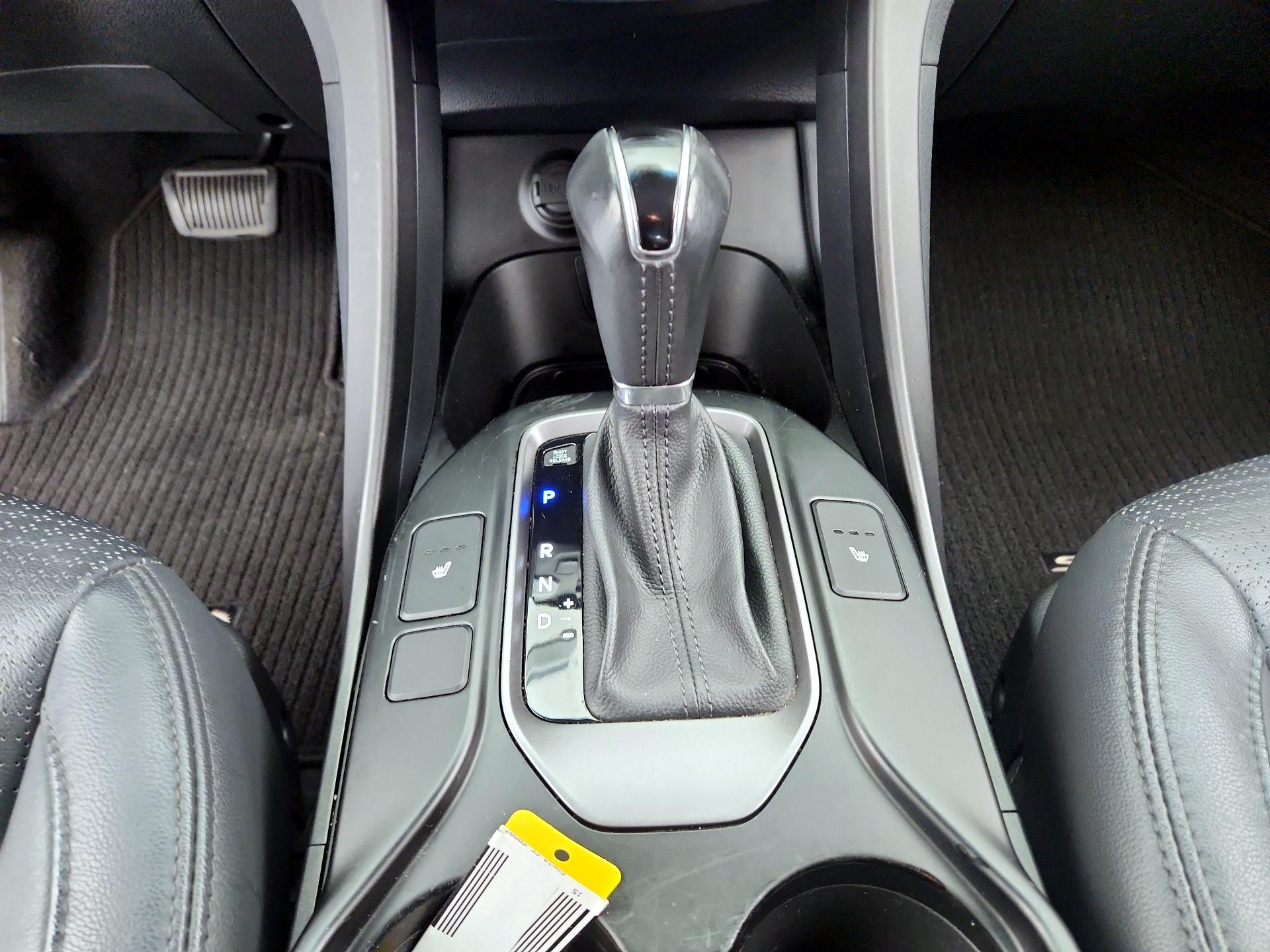 Thumbnail: 2015 Hyundai Santa Fe - 17