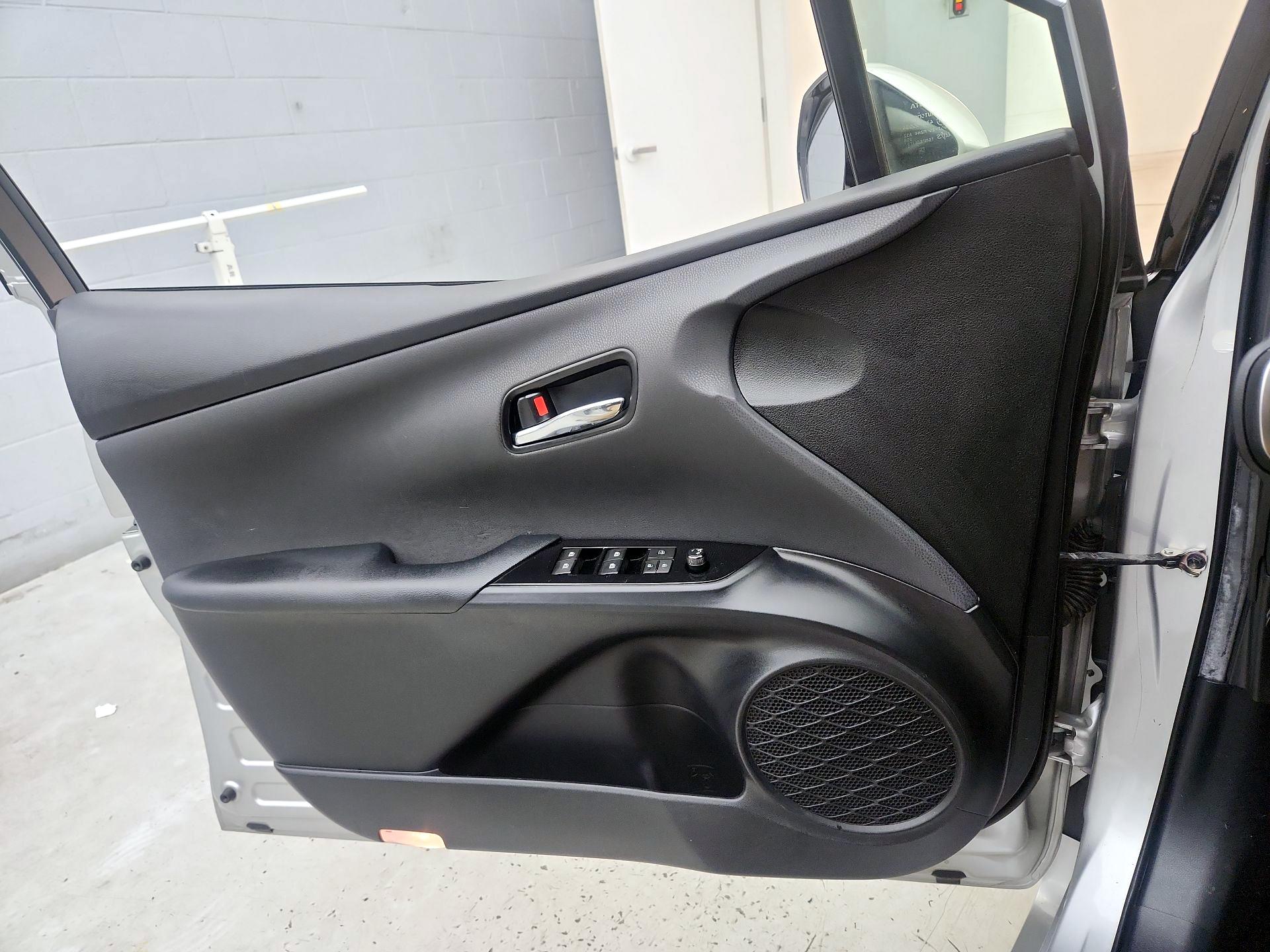 Thumbnail: 2016 Toyota Prius - 12