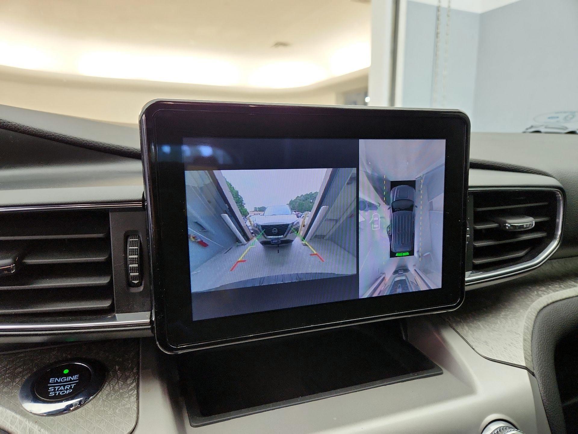 Thumbnail: 2021 Ford Explorer - 15