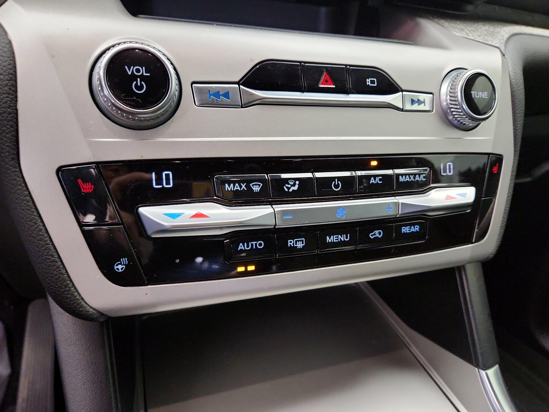 Thumbnail: 2021 Ford Explorer - 17