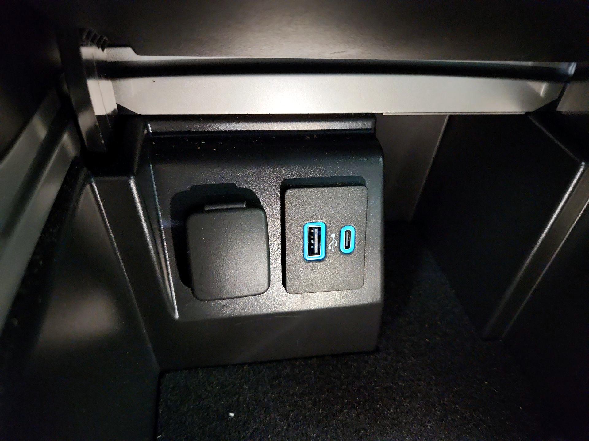 Thumbnail: 2021 Ford Explorer - 19