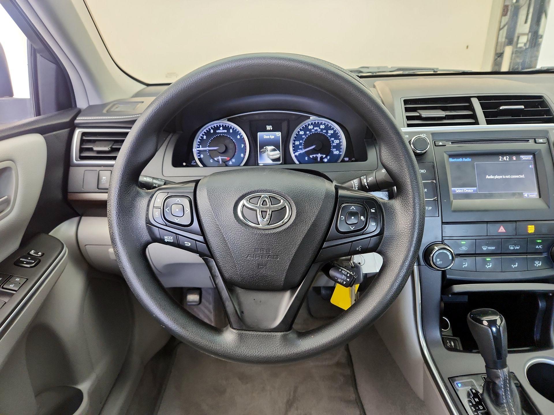 Thumbnail: 2017 Toyota Camry - 10
