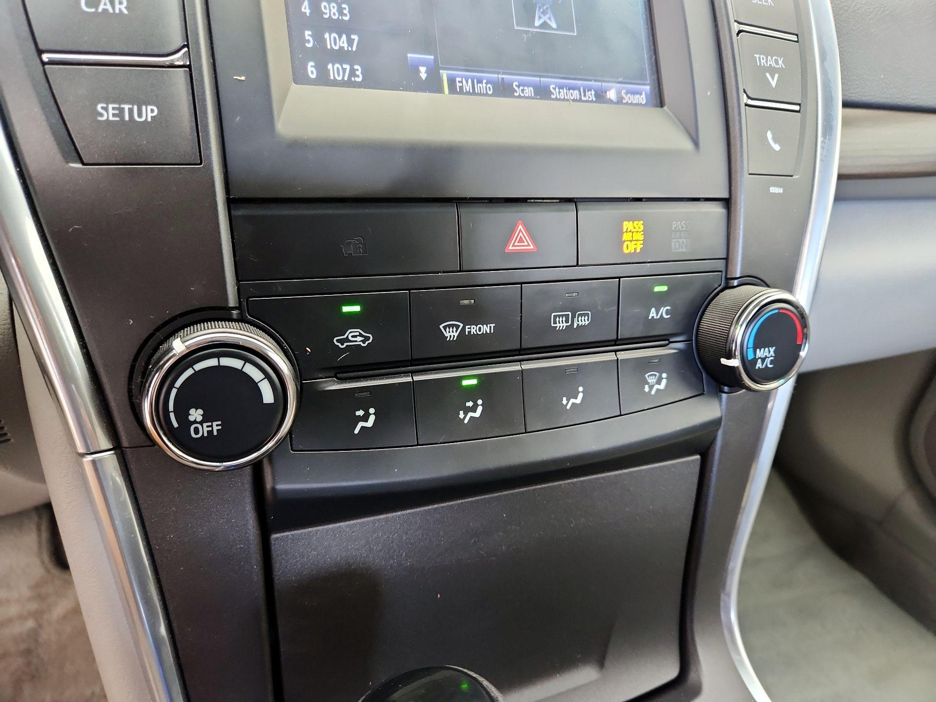 Thumbnail: 2017 Toyota Camry - 16