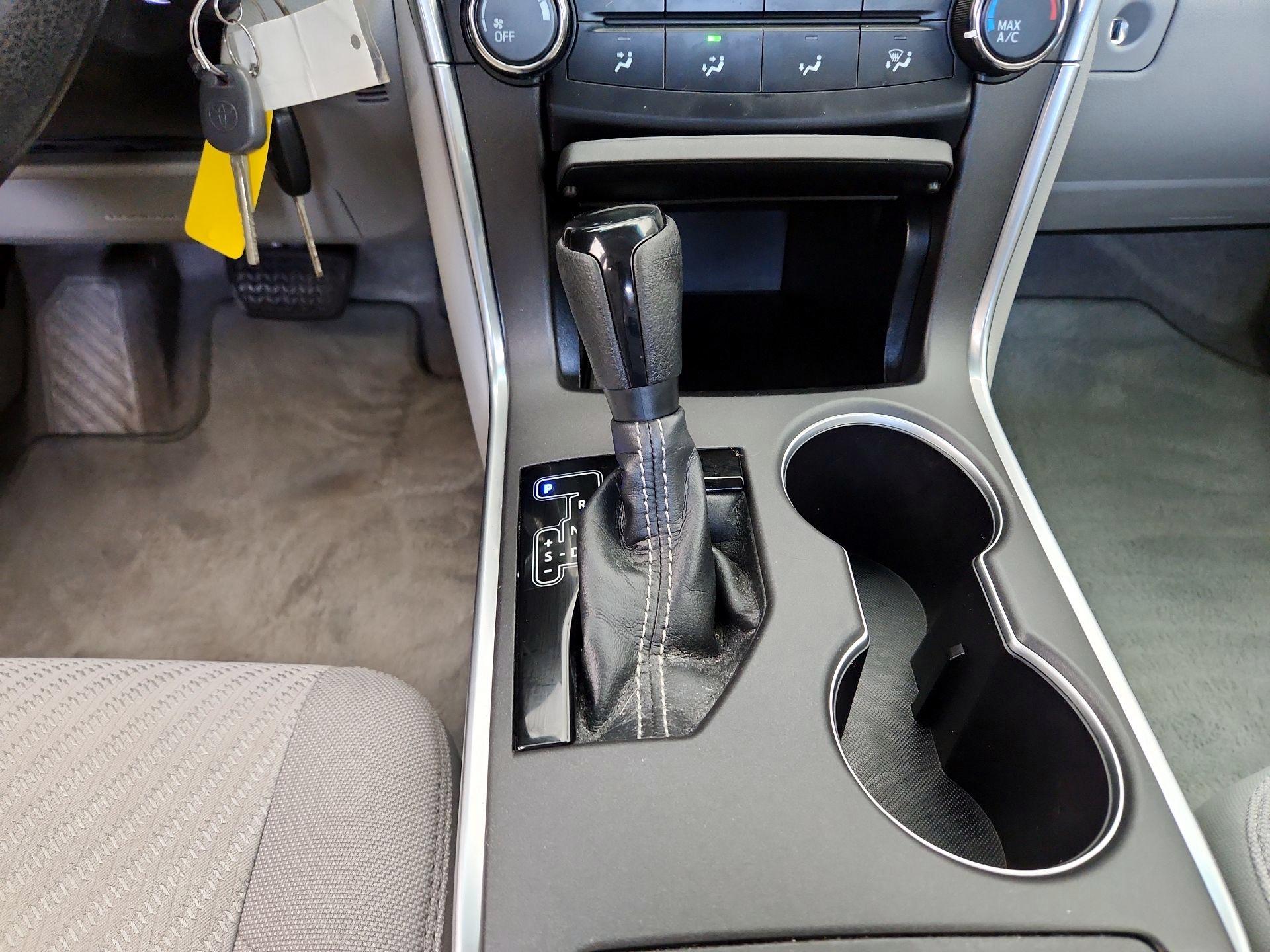 Thumbnail: 2017 Toyota Camry - 17