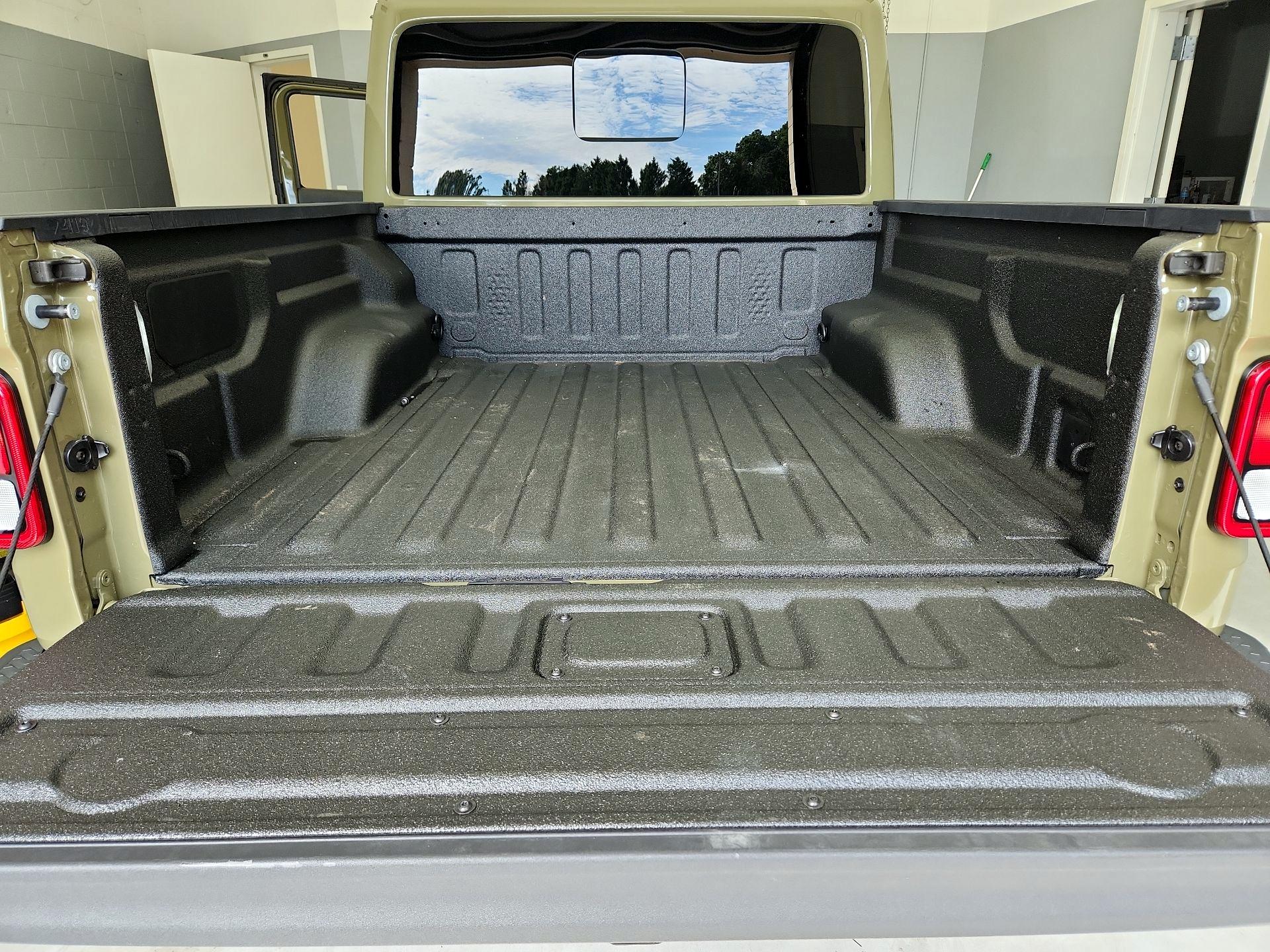 Thumbnail: 2025 Jeep Gladiator - 18