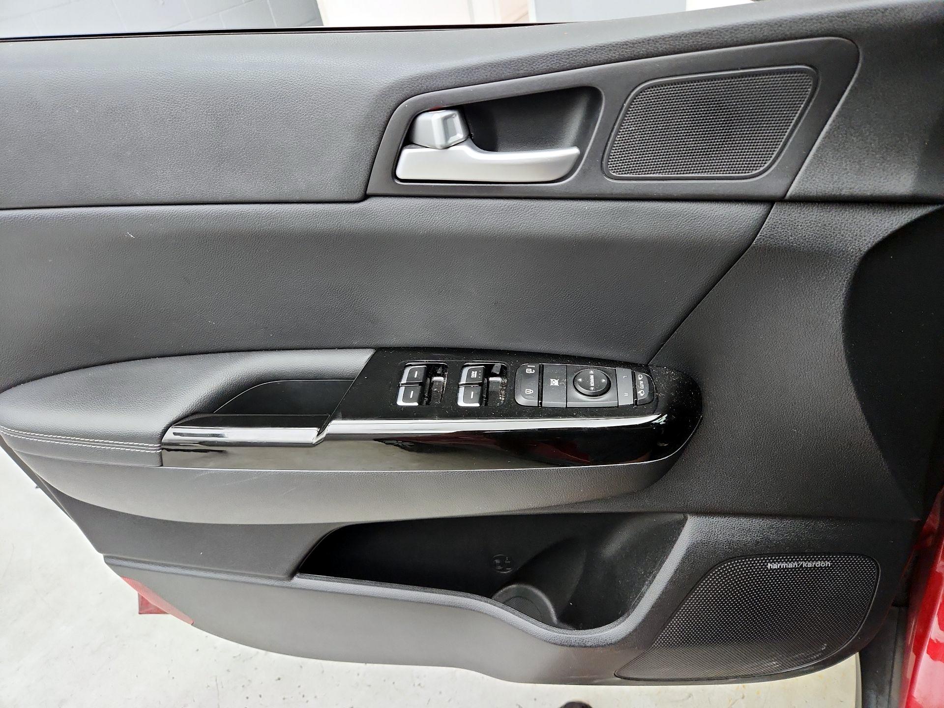 Thumbnail: 2019 Kia Sportage - 12