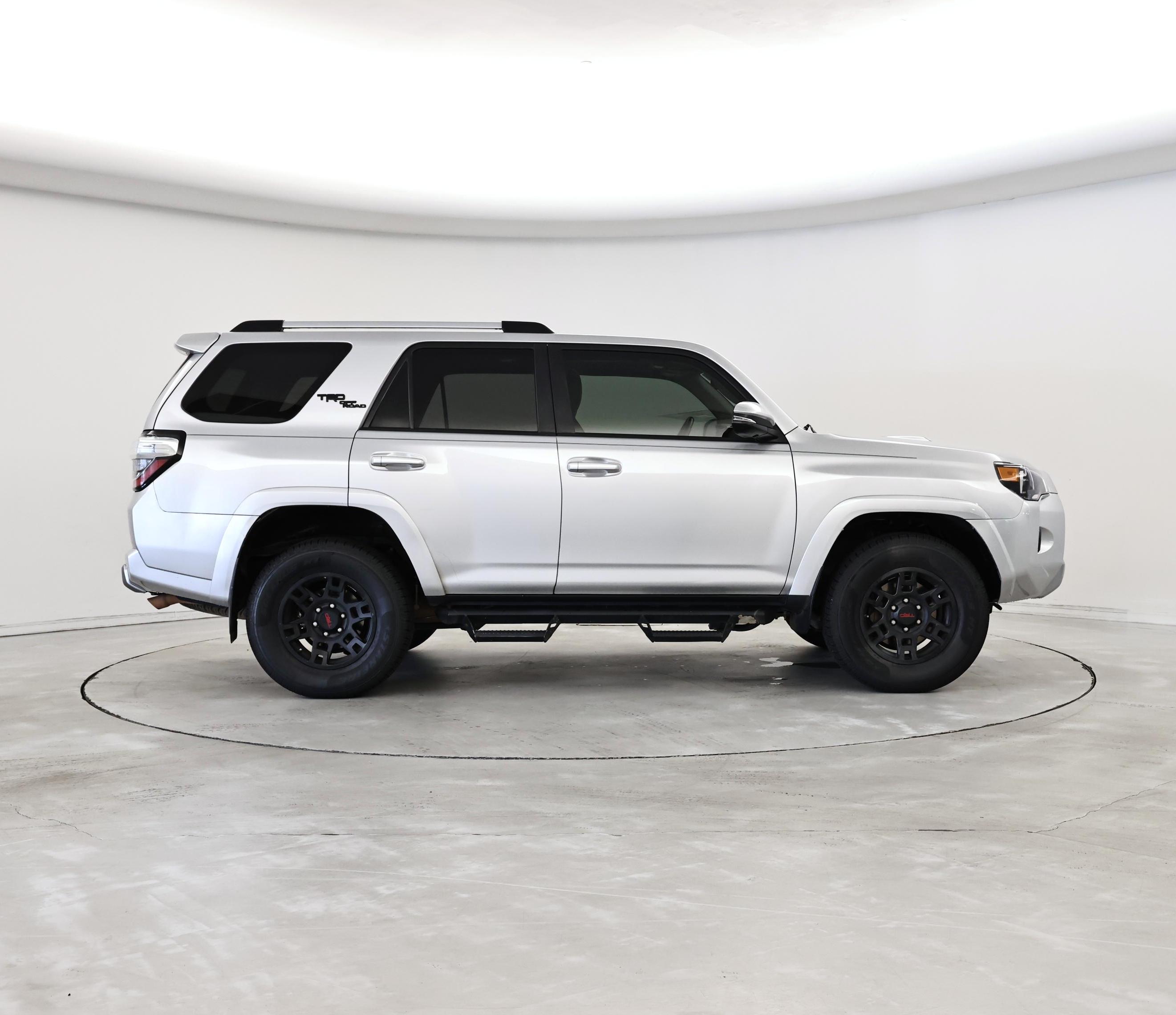 Thumbnail: 2018 Toyota 4Runner - 7