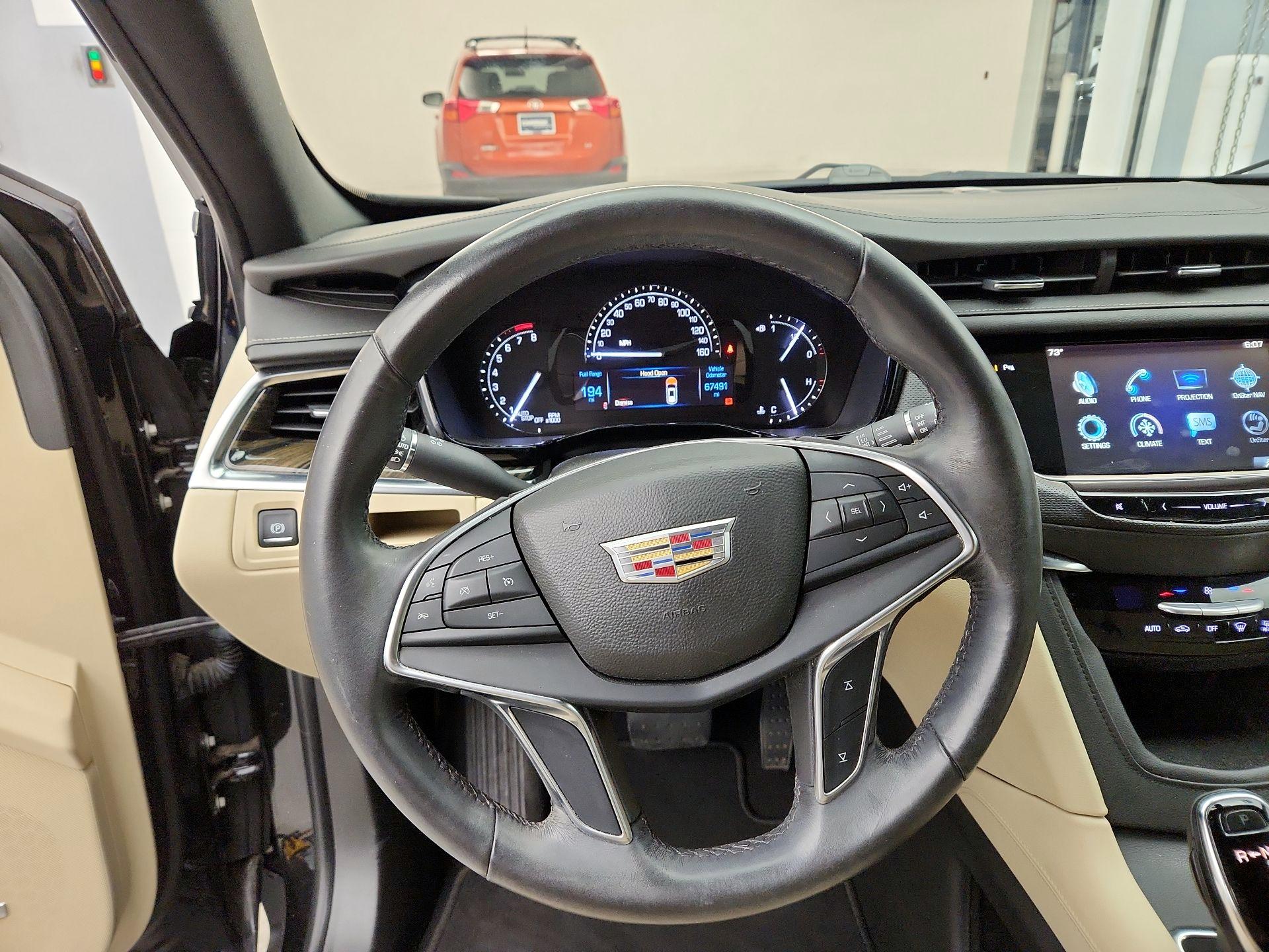 Thumbnail: 2017 Cadillac XT5 - 10