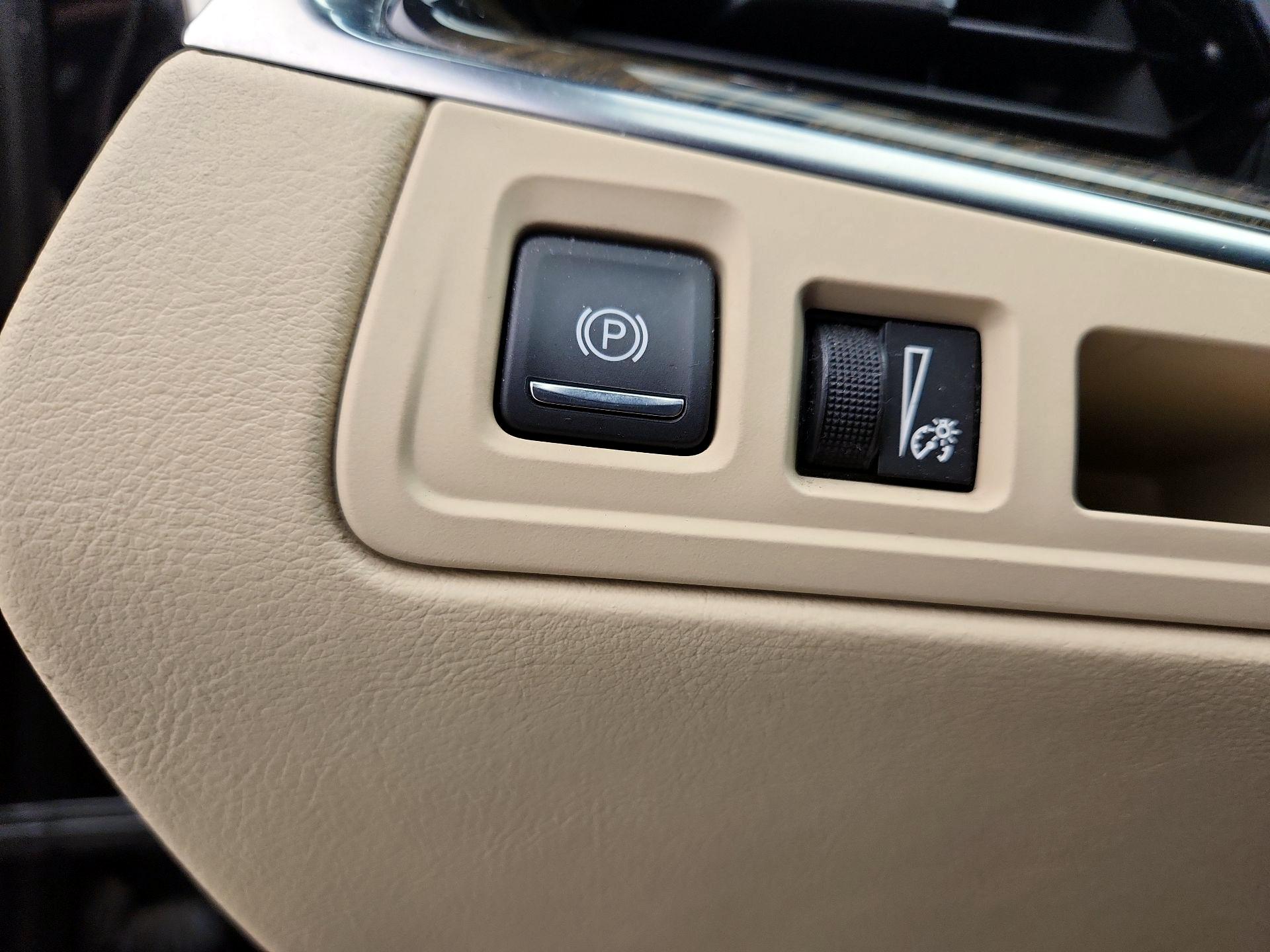 Thumbnail: 2017 Cadillac XT5 - 13