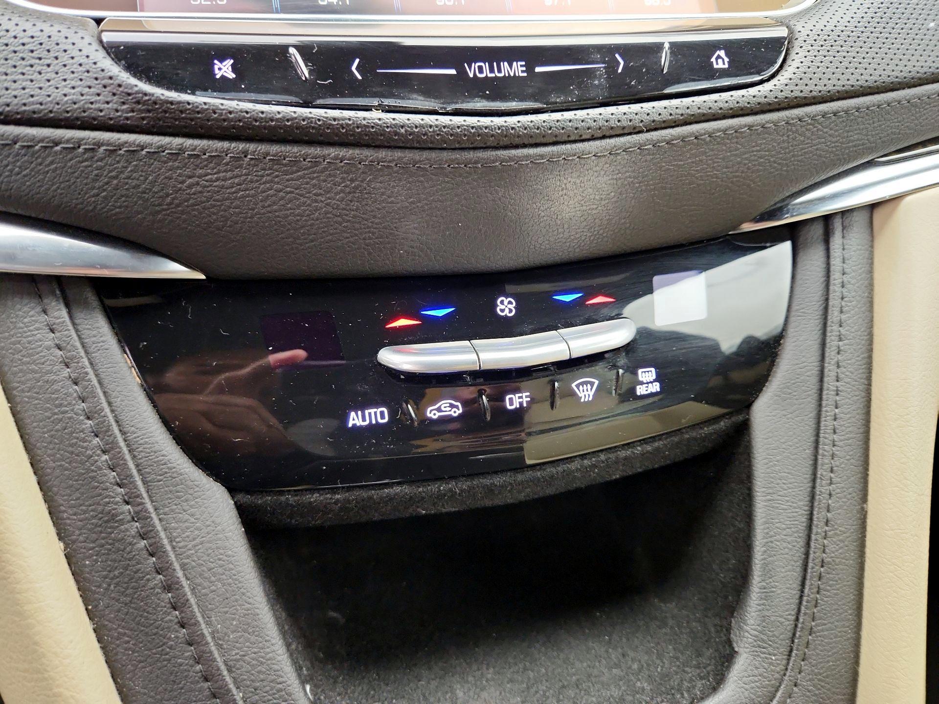 Thumbnail: 2017 Cadillac XT5 - 16