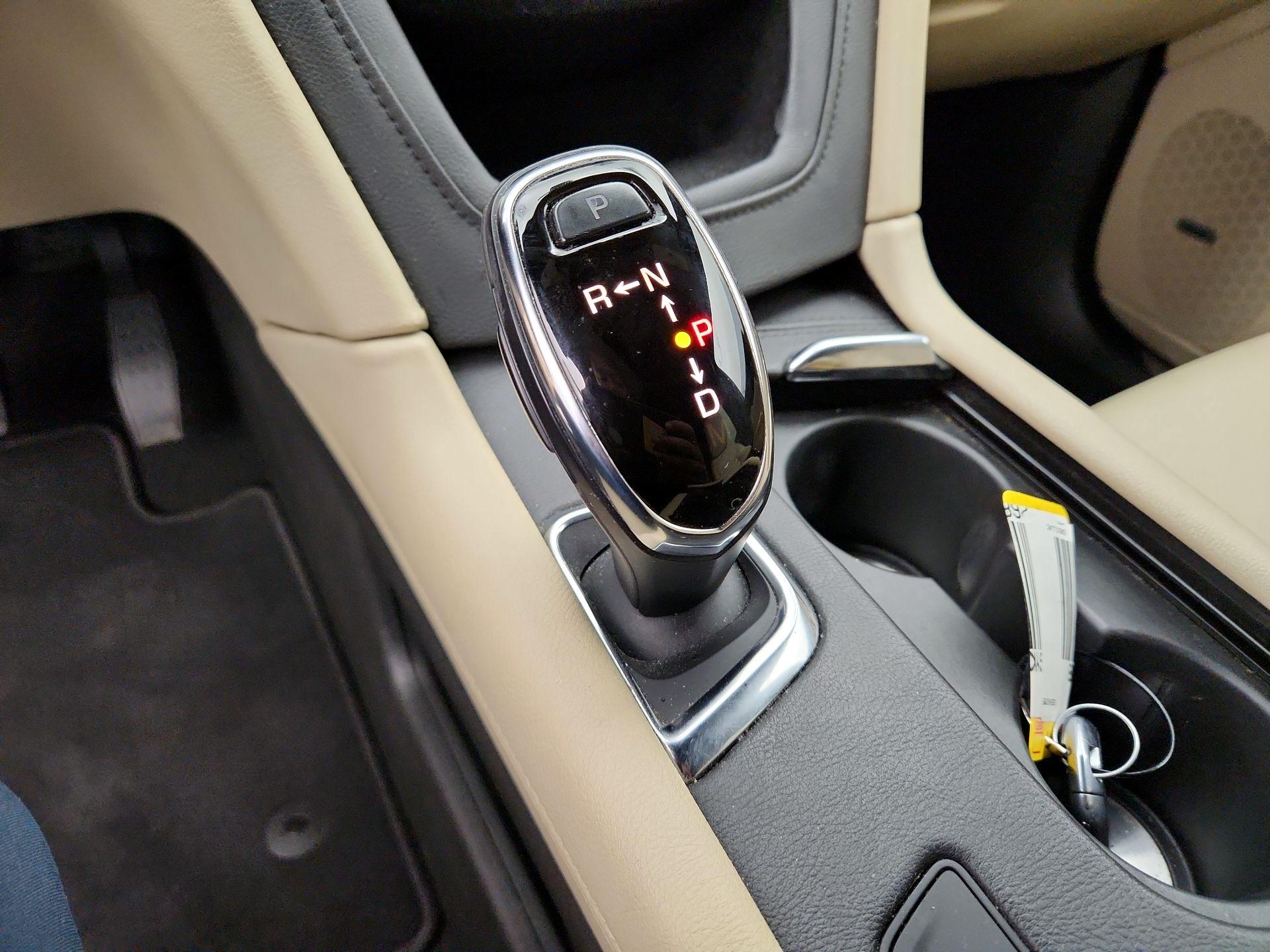 Thumbnail: 2017 Cadillac XT5 - 17