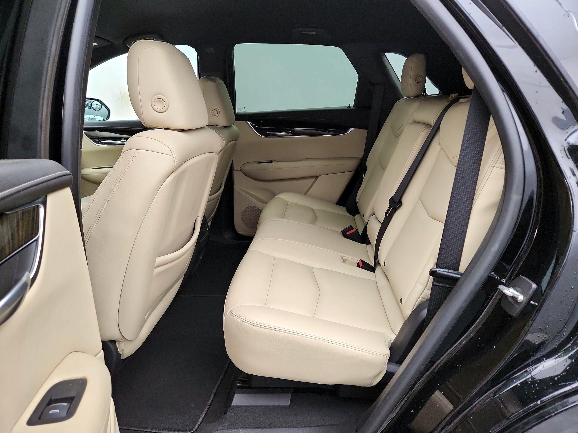 Thumbnail: 2017 Cadillac XT5 - 19