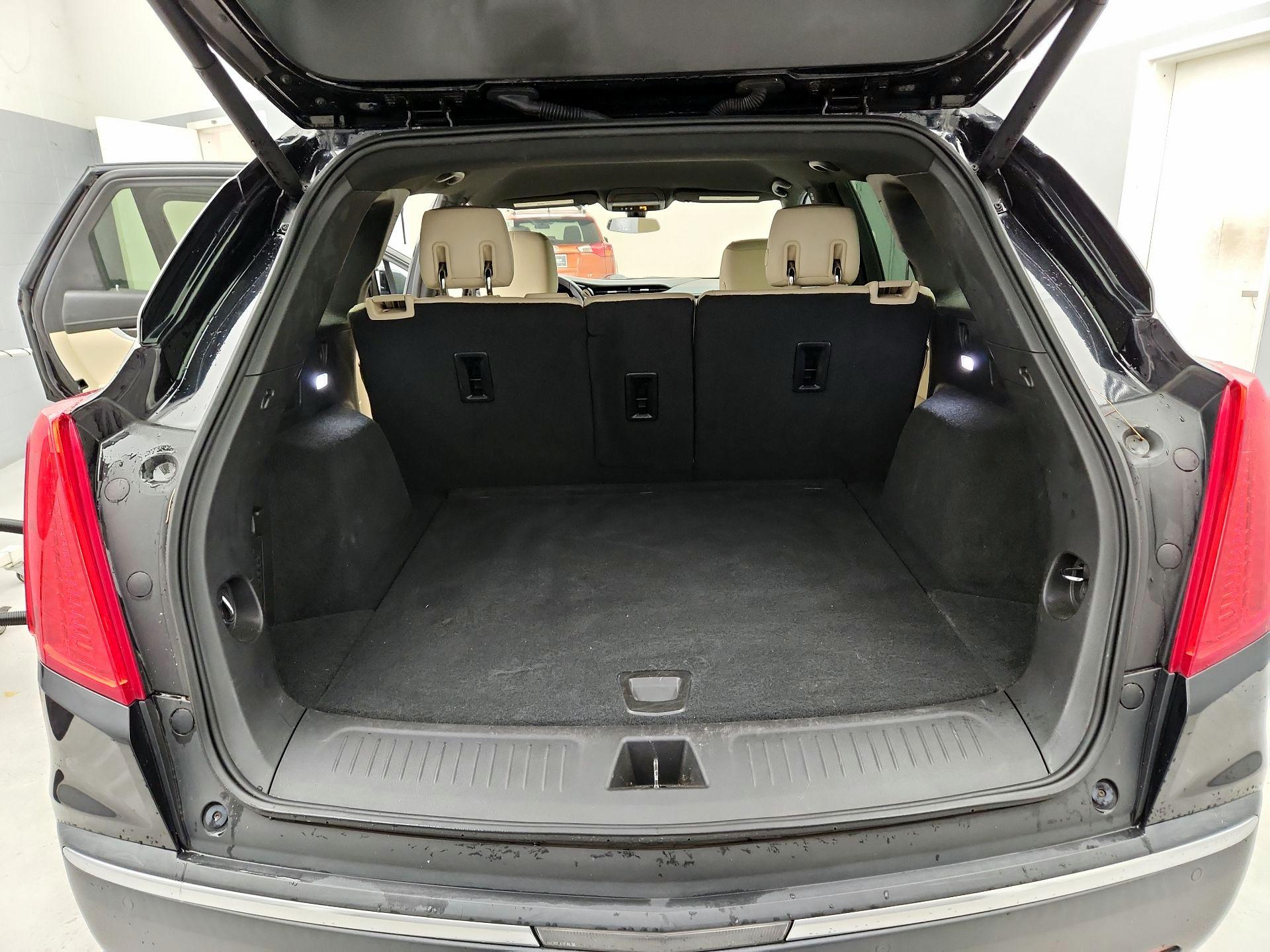 Thumbnail: 2017 Cadillac XT5 - 20