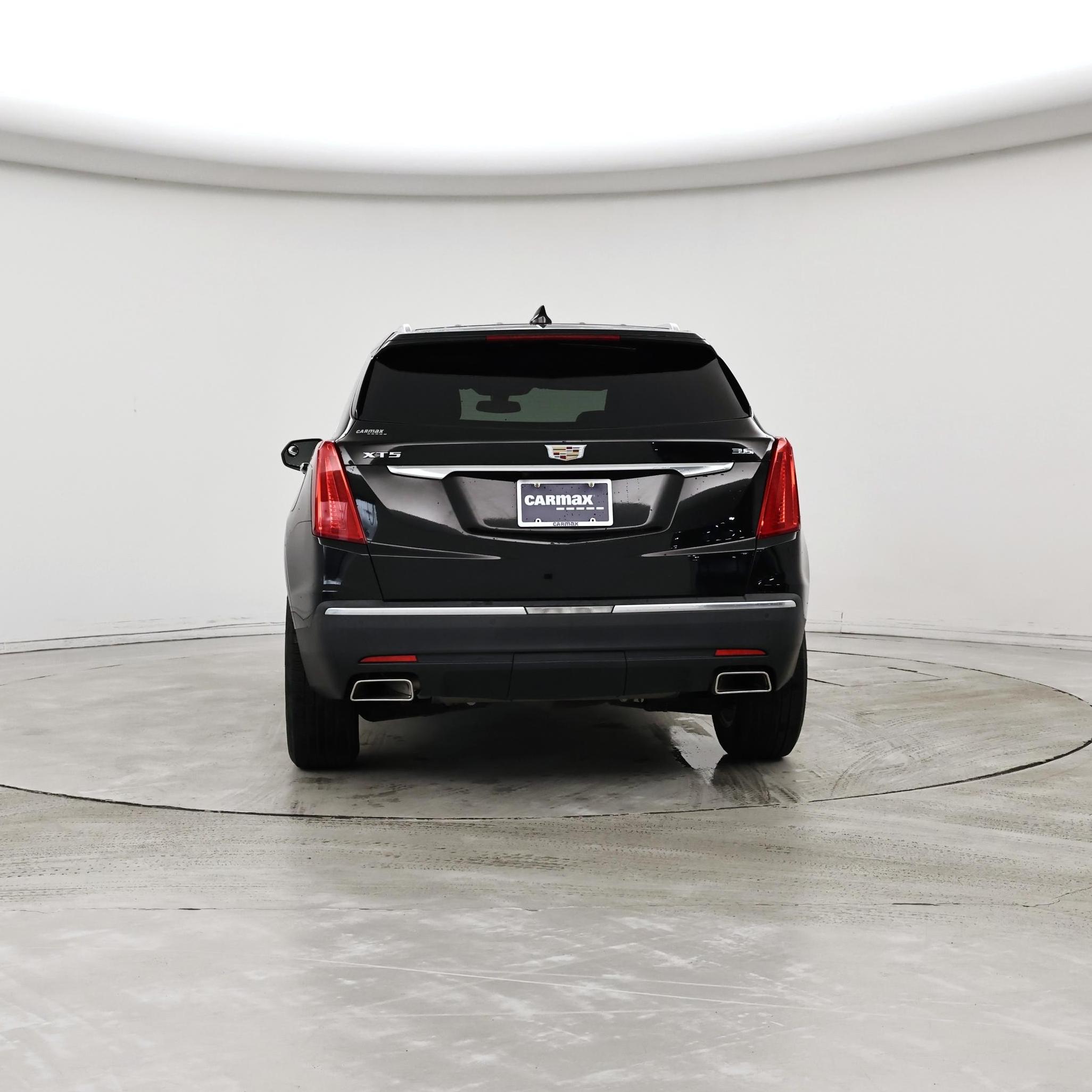 Thumbnail: 2017 Cadillac XT5 - 6
