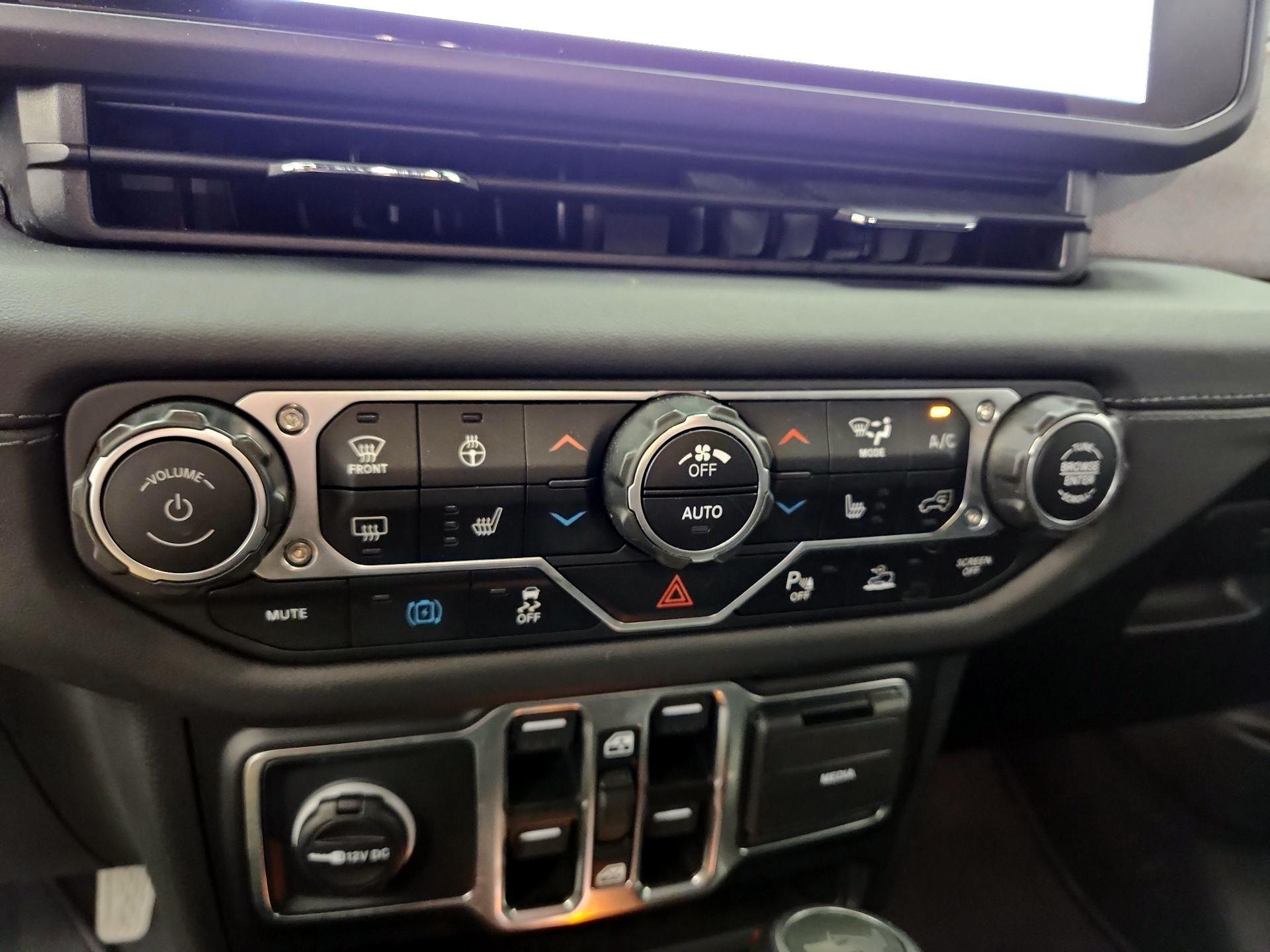 Thumbnail: 2024 Jeep Wrangler - 17