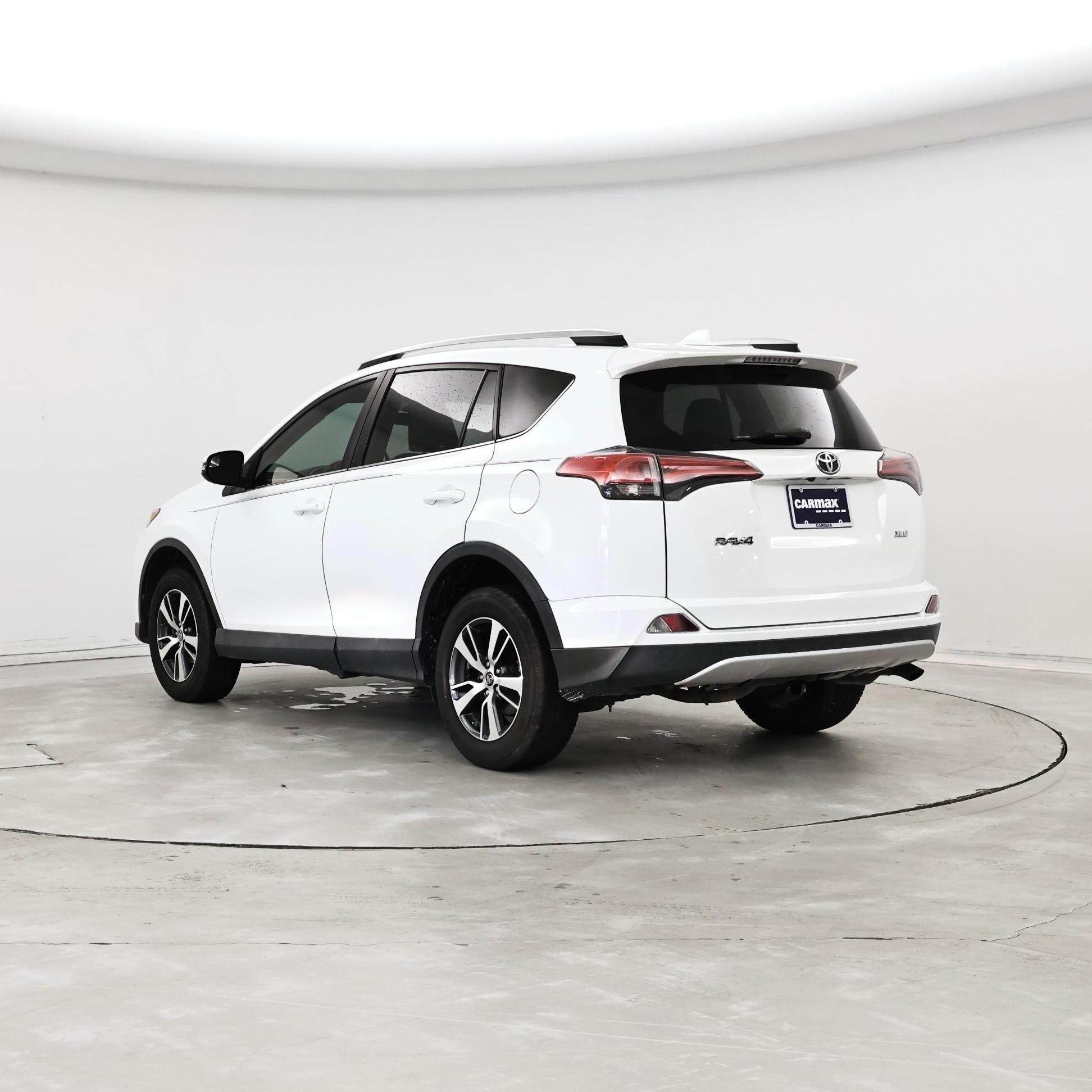 Thumbnail: 2016 Toyota RAV4 - 2