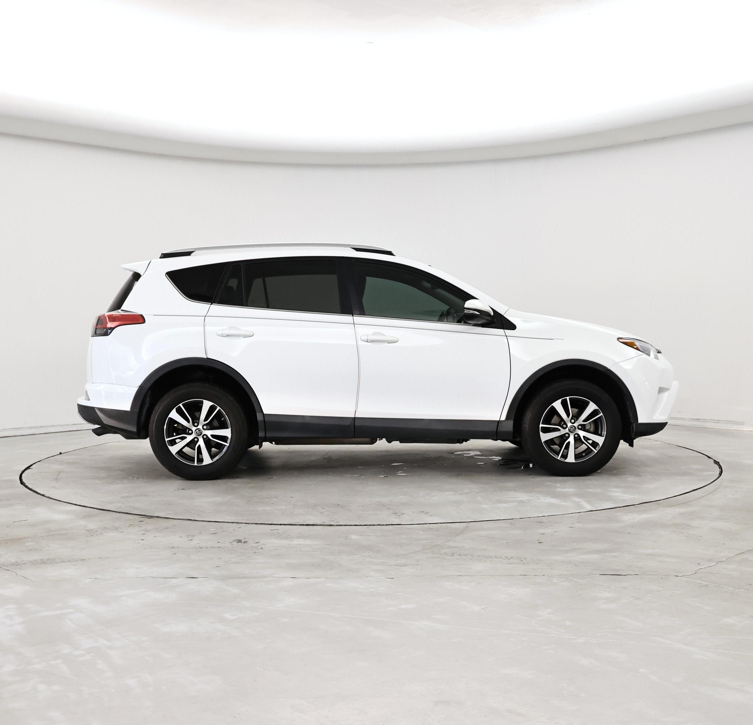 Thumbnail: 2016 Toyota RAV4 - 7