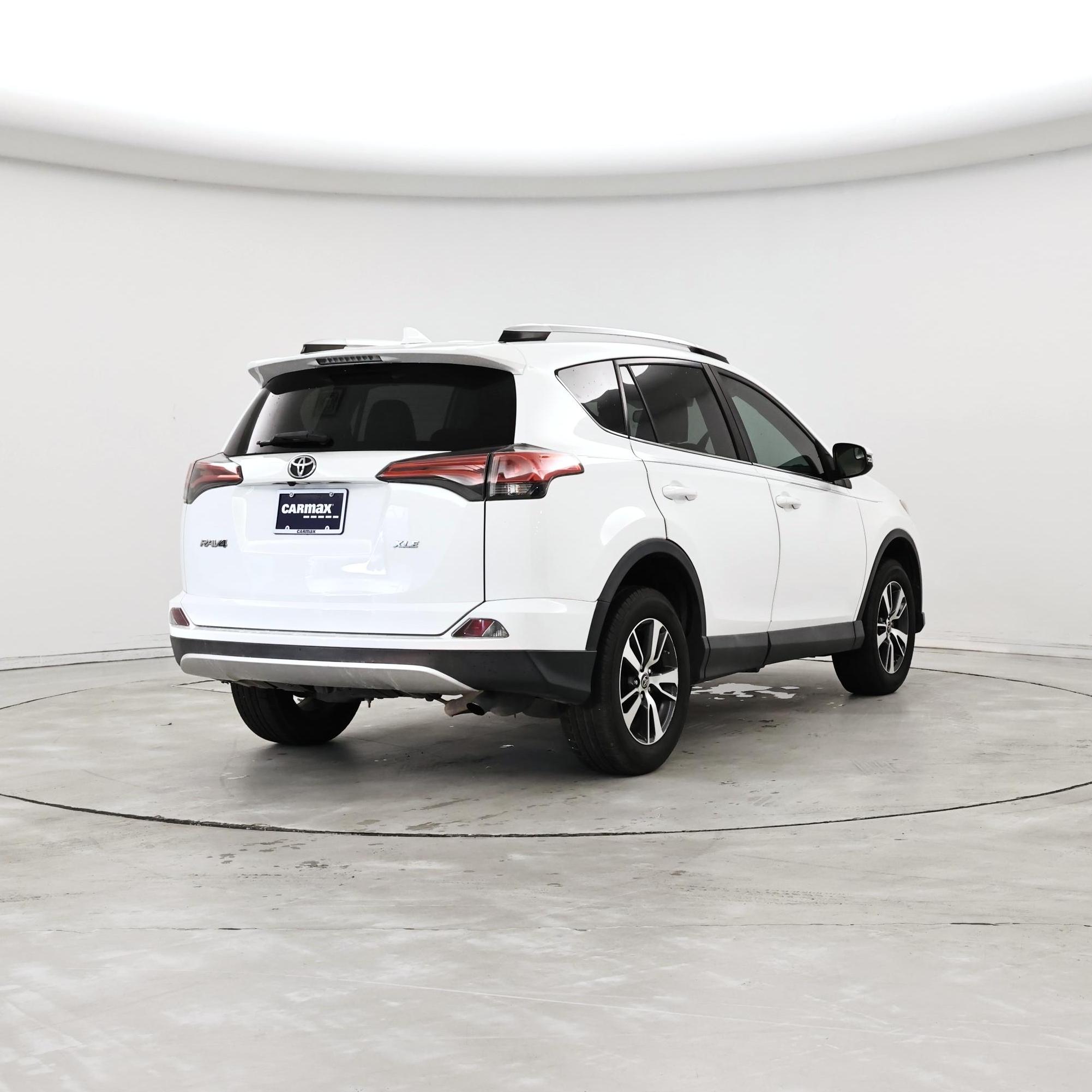 Thumbnail: 2016 Toyota RAV4 - 8