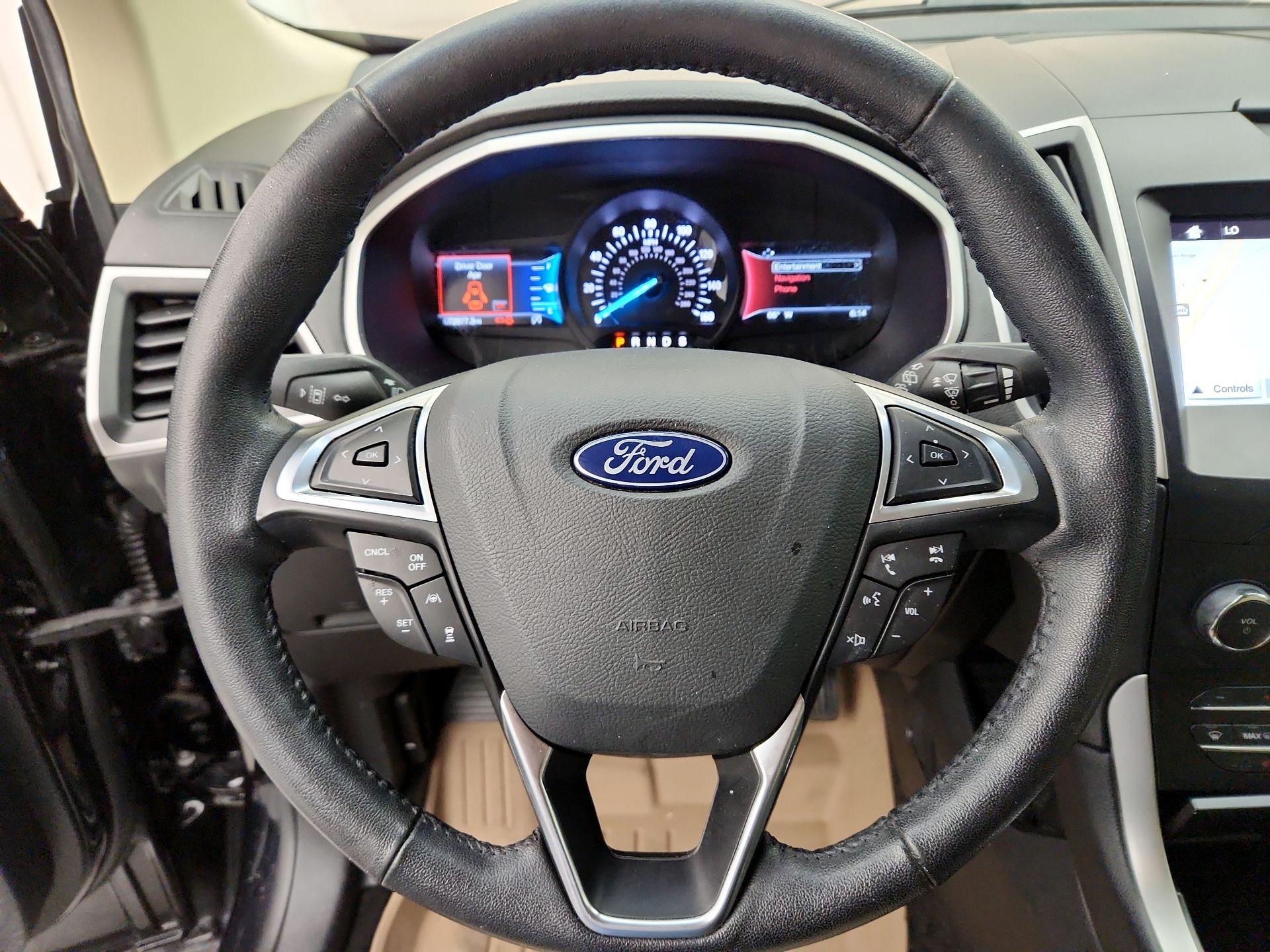 Thumbnail: 2019 Ford Edge - 10