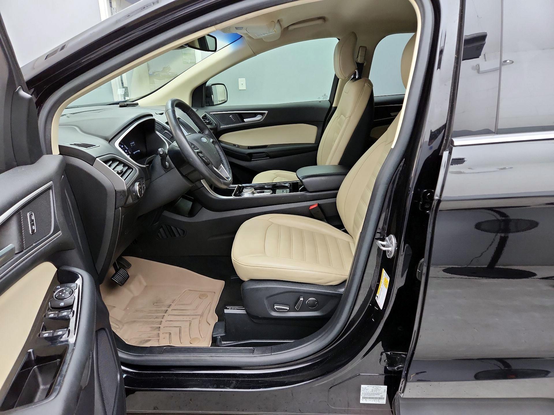 Thumbnail: 2019 Ford Edge - 11