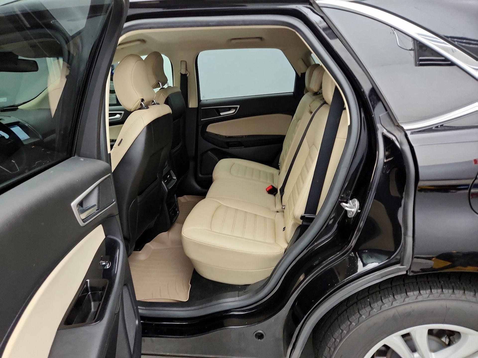 Thumbnail: 2019 Ford Edge - 20