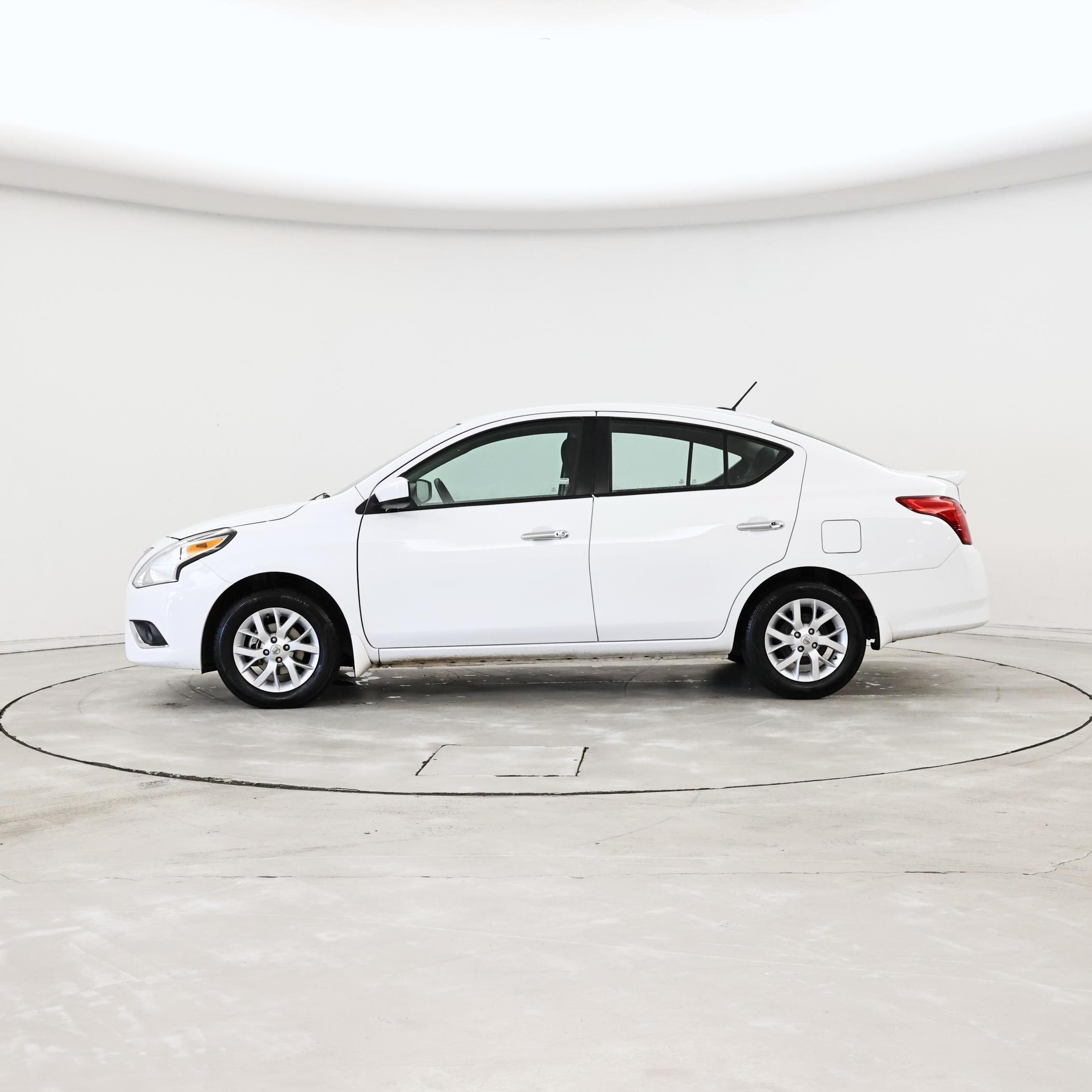 Thumbnail: 2019 Nissan Versa - 3