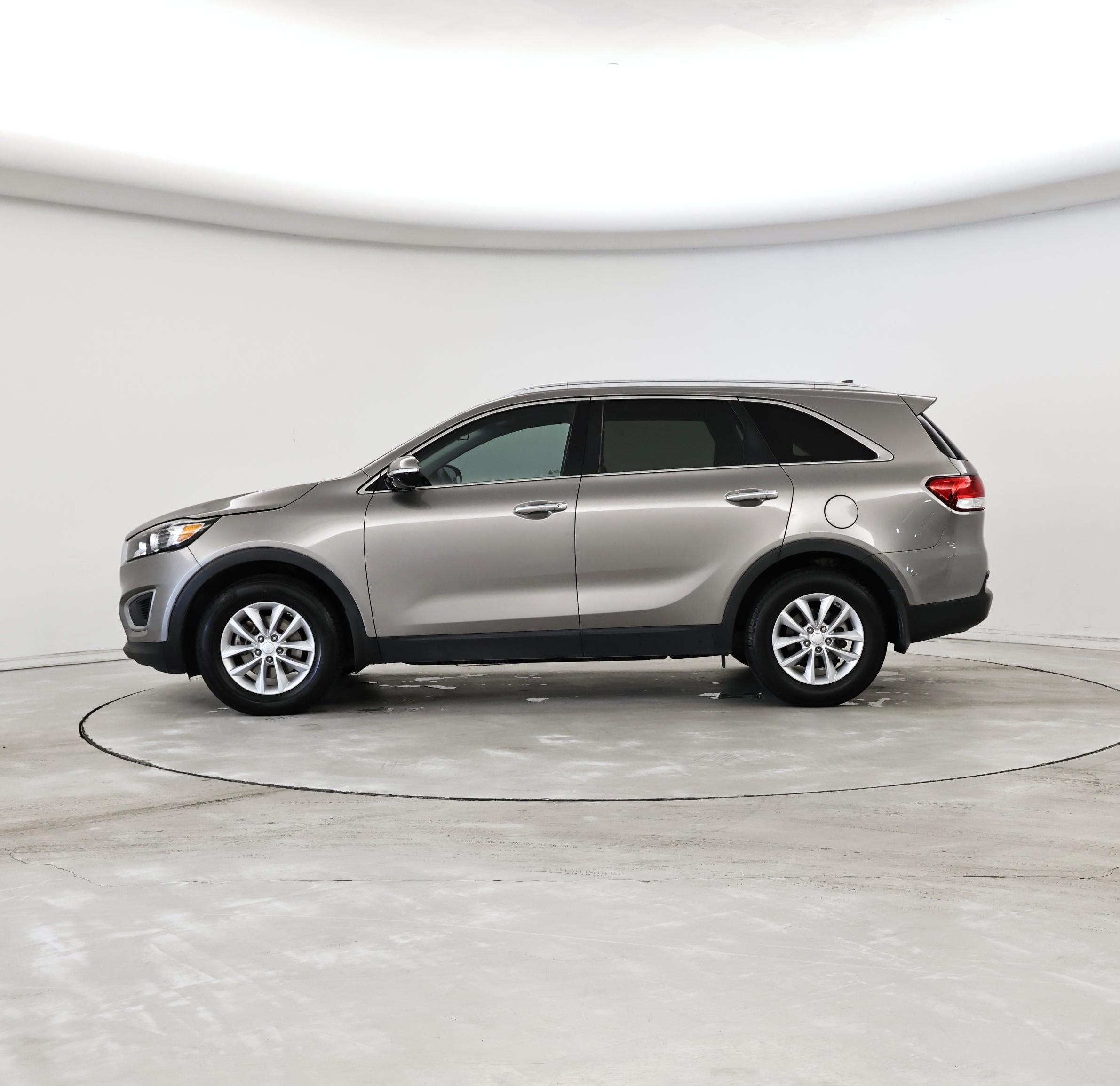 Thumbnail: 2018 Kia Sorento - 3