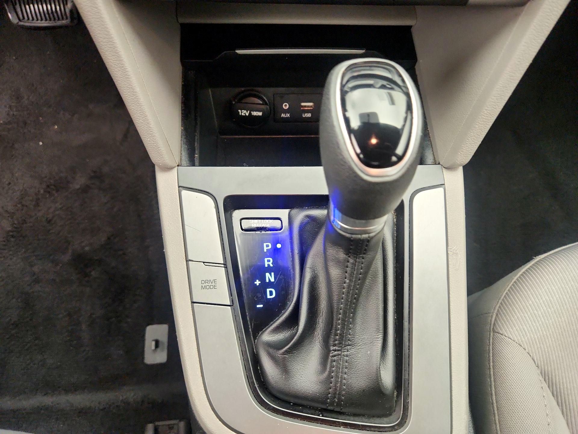 Thumbnail: 2018 Hyundai Elantra - 17