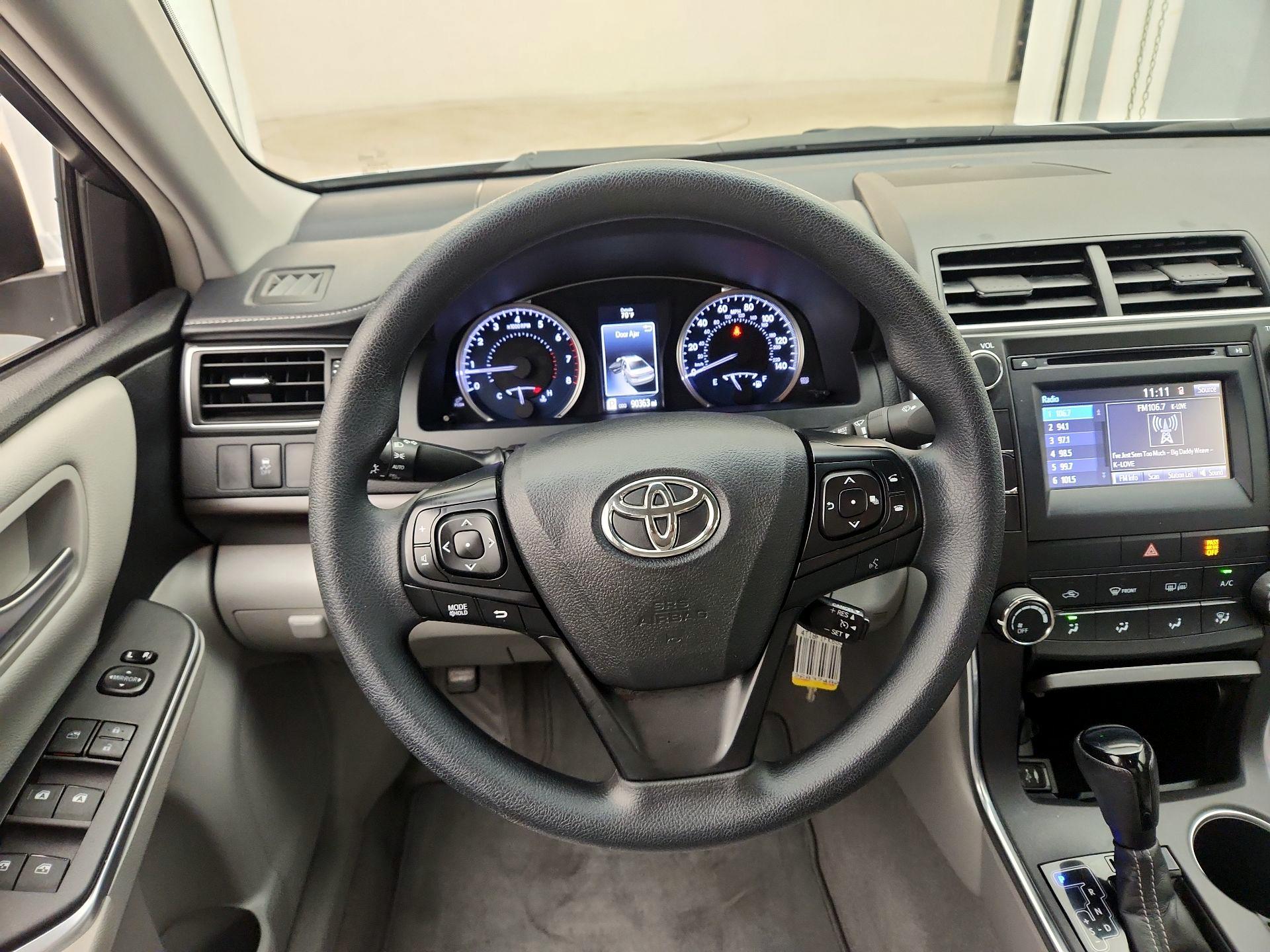 Thumbnail: 2016 Toyota Camry - 10