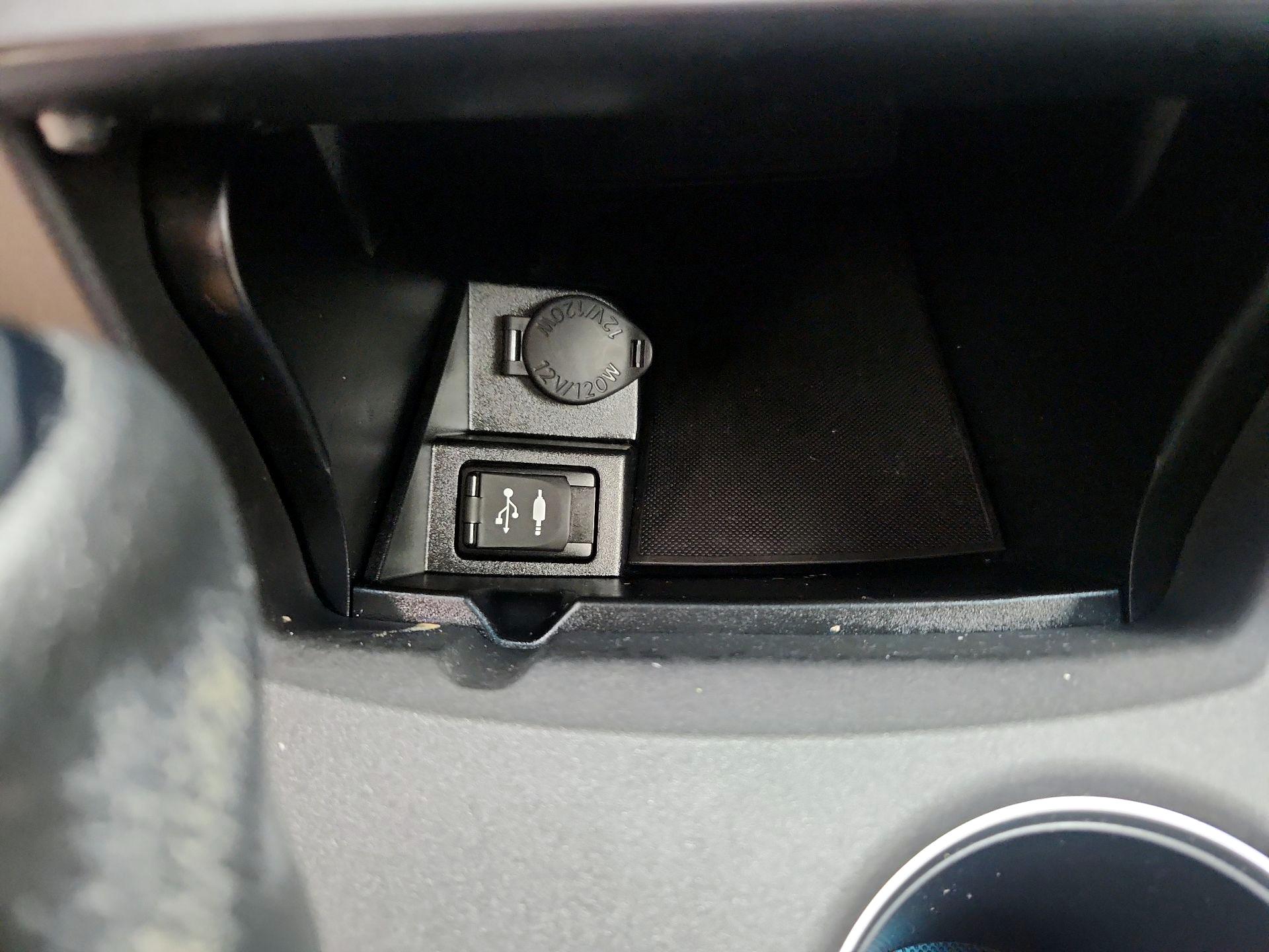 Thumbnail: 2016 Toyota Camry - 18
