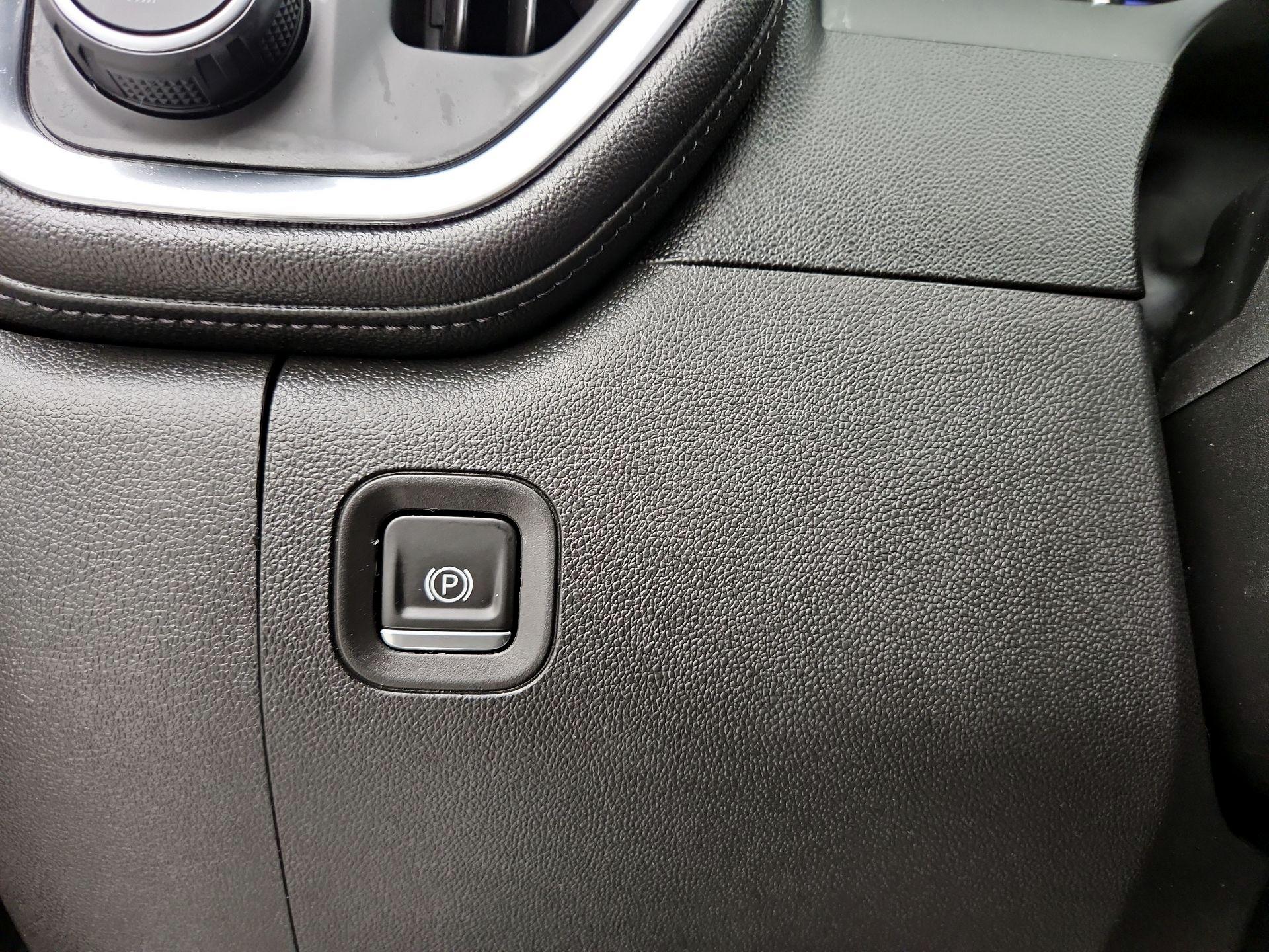 Thumbnail: 2020 Chevrolet Silverado 1500 - 13