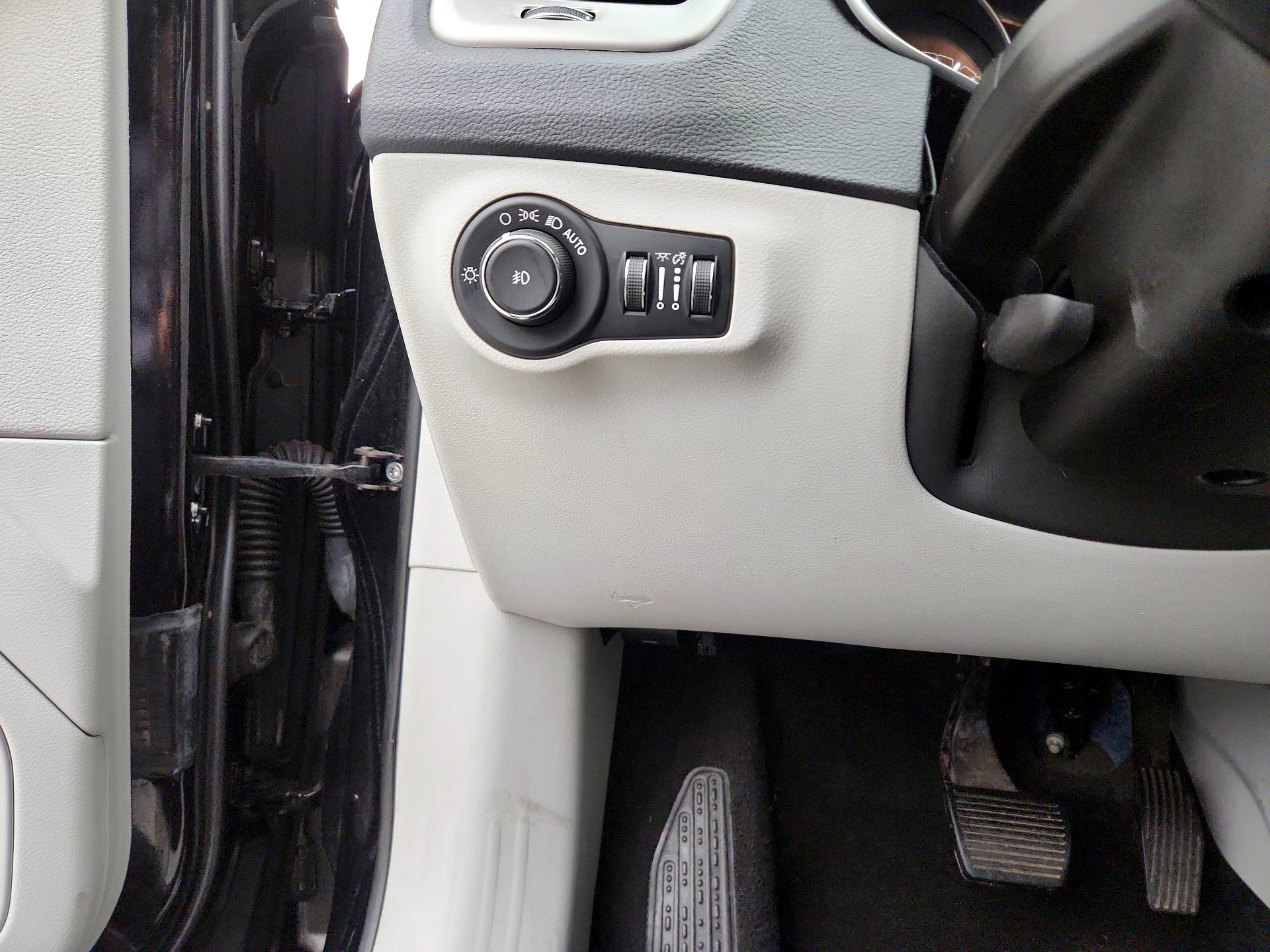 Thumbnail: 2019 Jeep Compass - 13