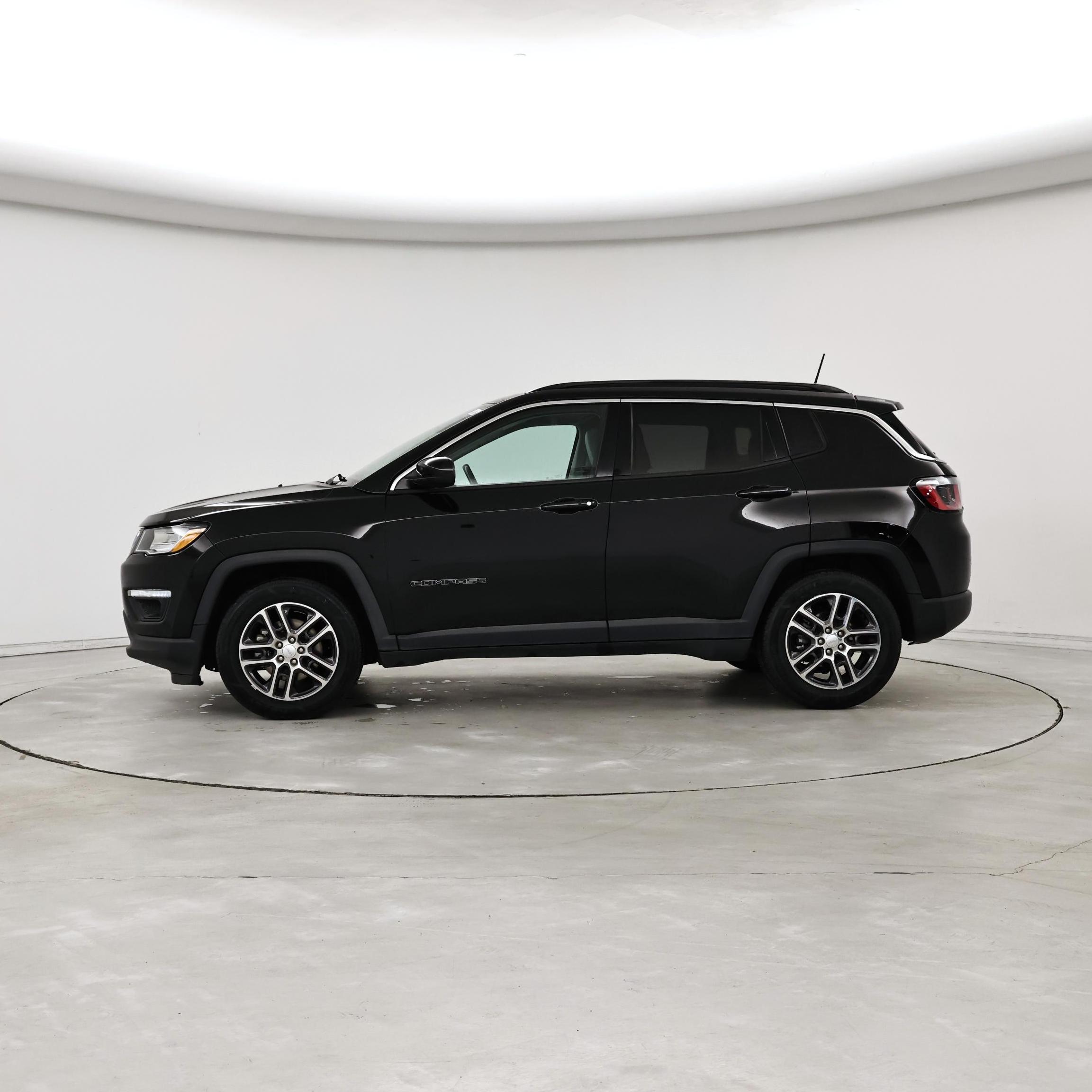 Thumbnail: 2019 Jeep Compass - 3
