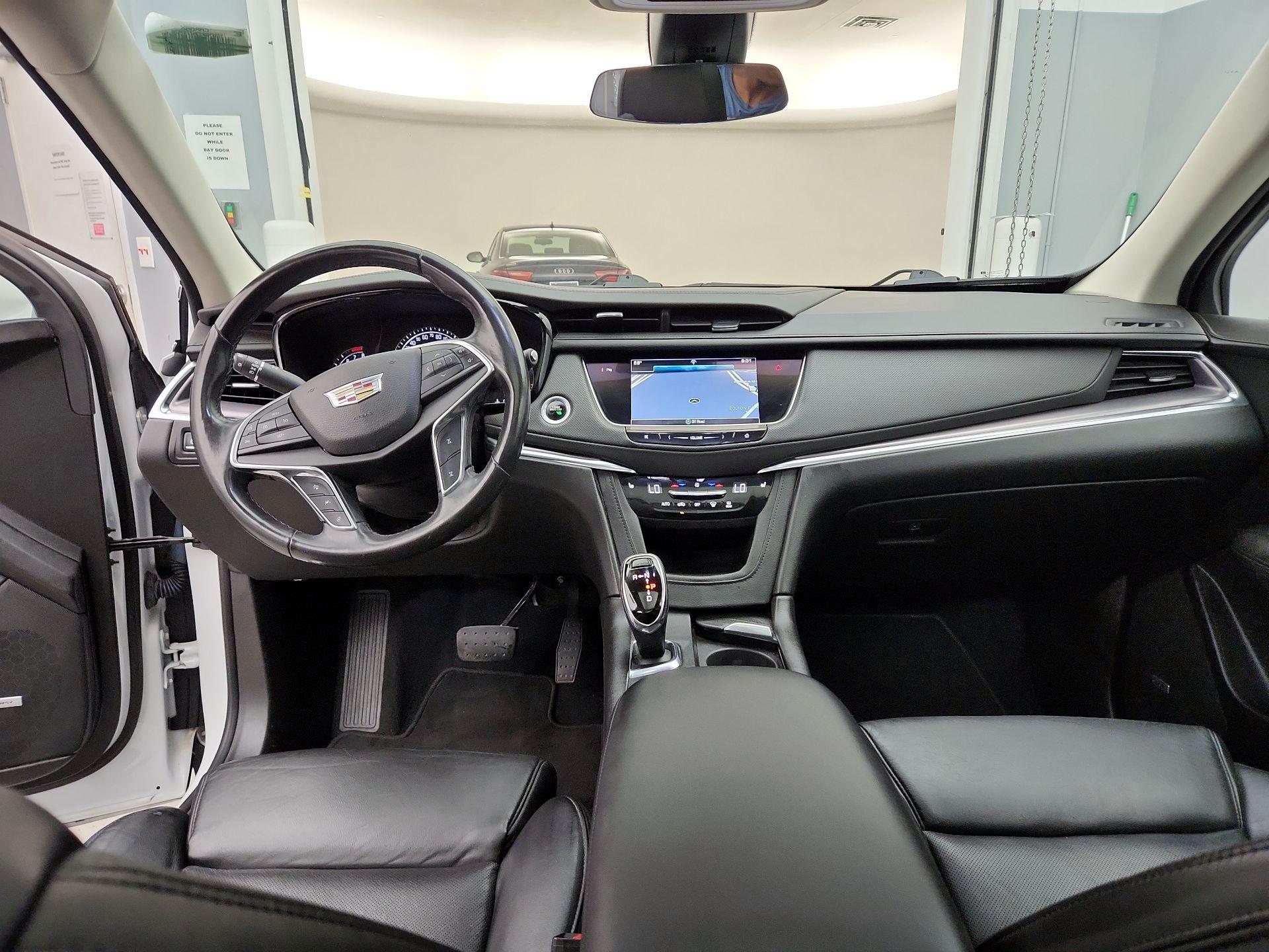 Thumbnail: 2017 Cadillac XT5 - 9