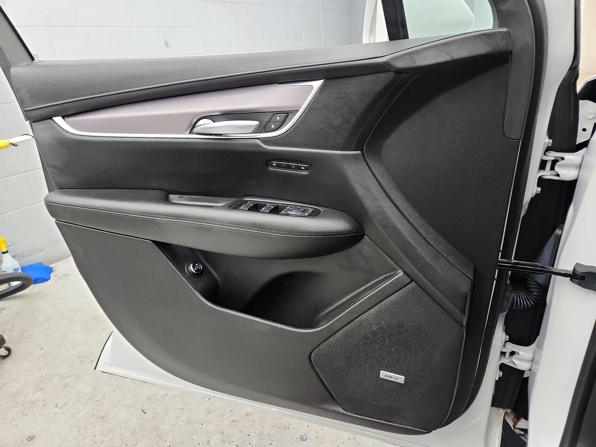 Thumbnail: 2017 Cadillac XT5 - 12