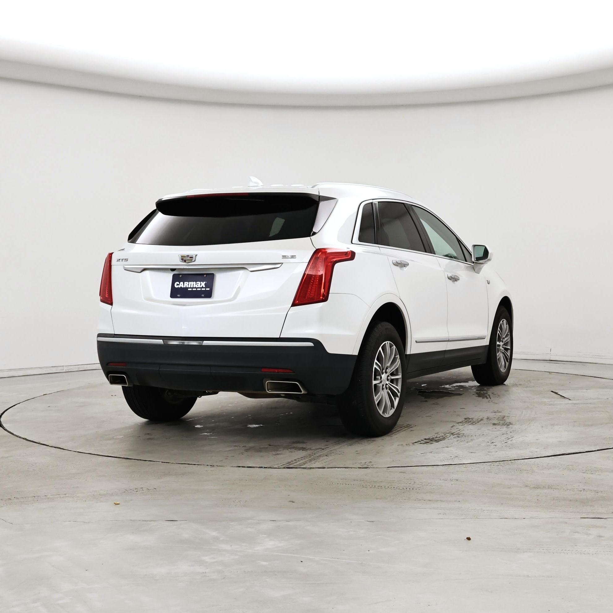 Thumbnail: 2017 Cadillac XT5 - 8