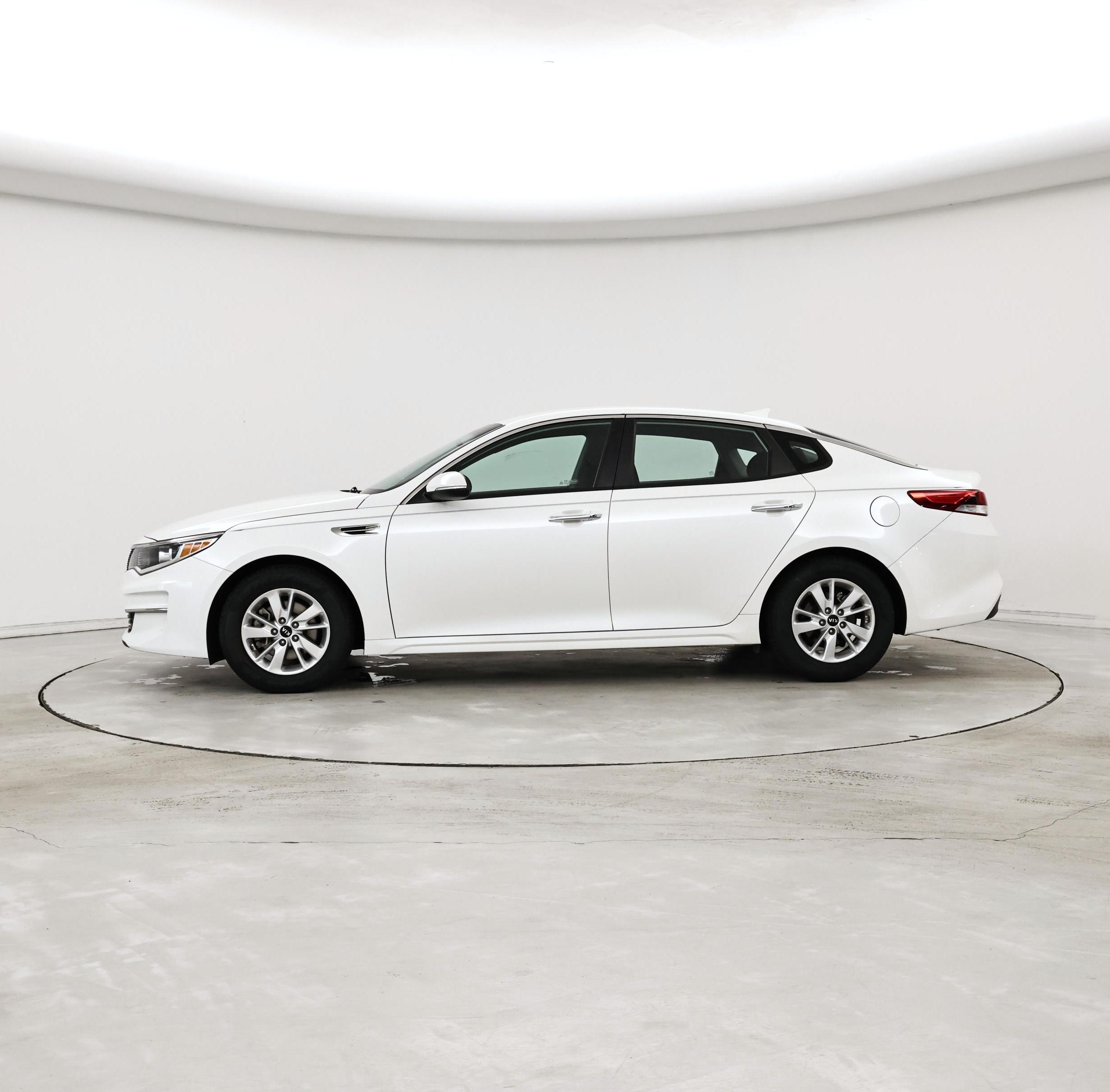 Thumbnail: 2016 Kia Optima - 3