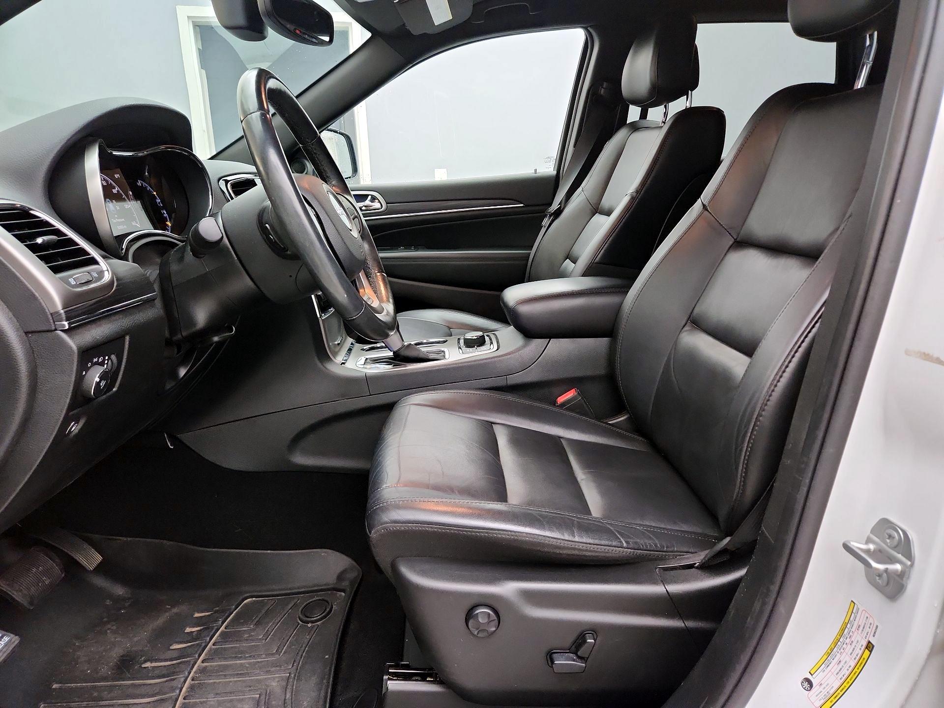 Thumbnail: 2019 Jeep Grand Cherokee - 11