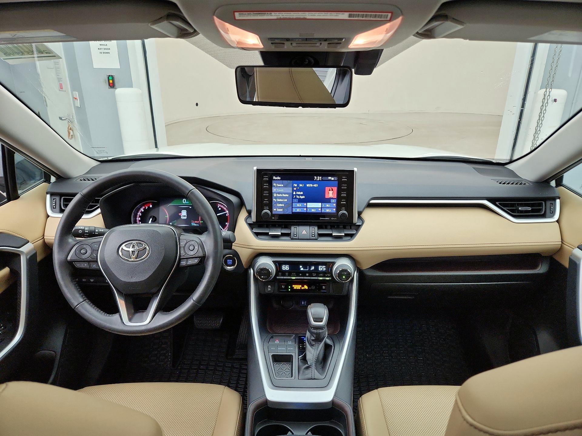 Thumbnail: 2019 Toyota RAV4 - 9