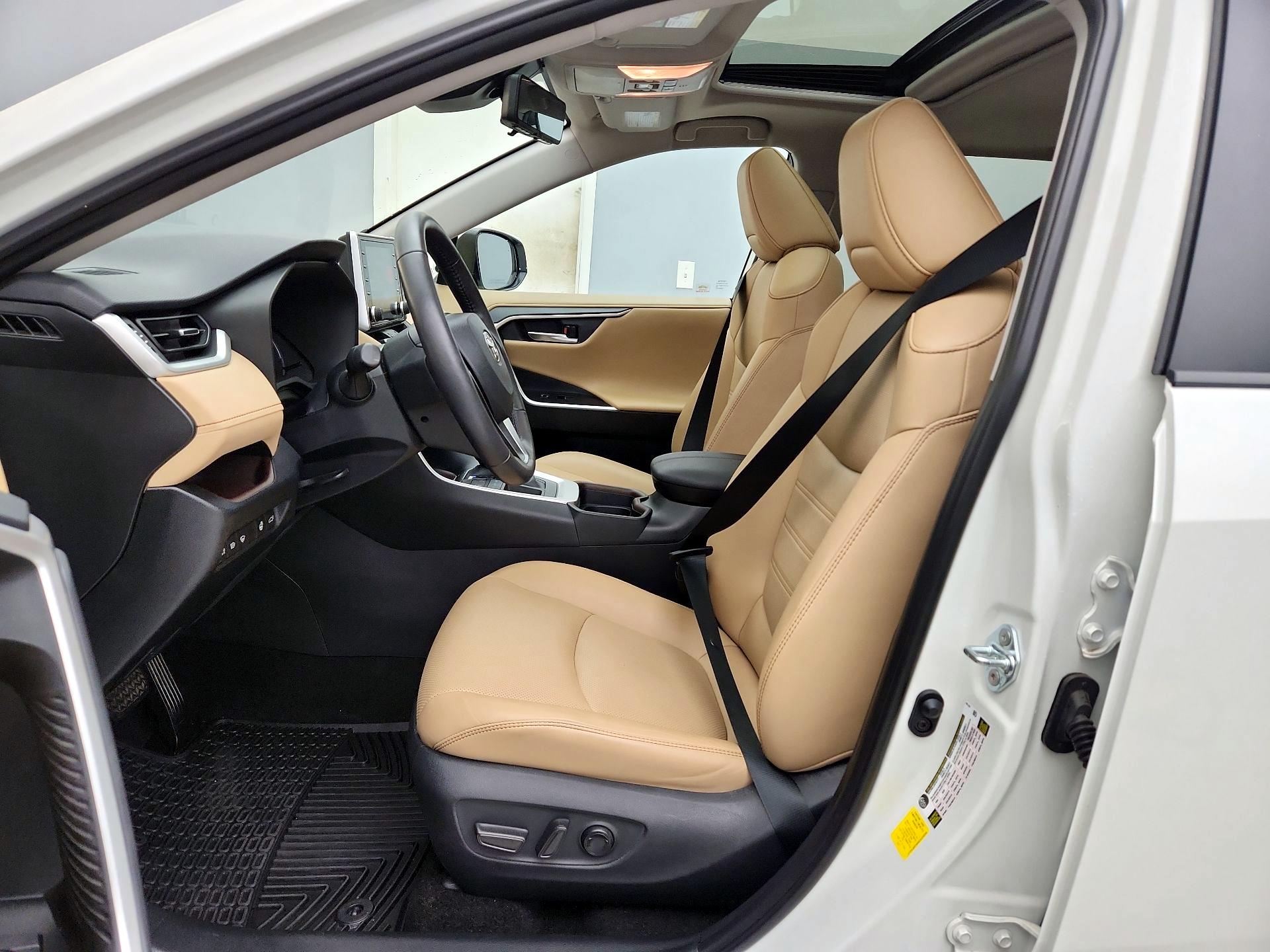 Thumbnail: 2019 Toyota RAV4 - 11