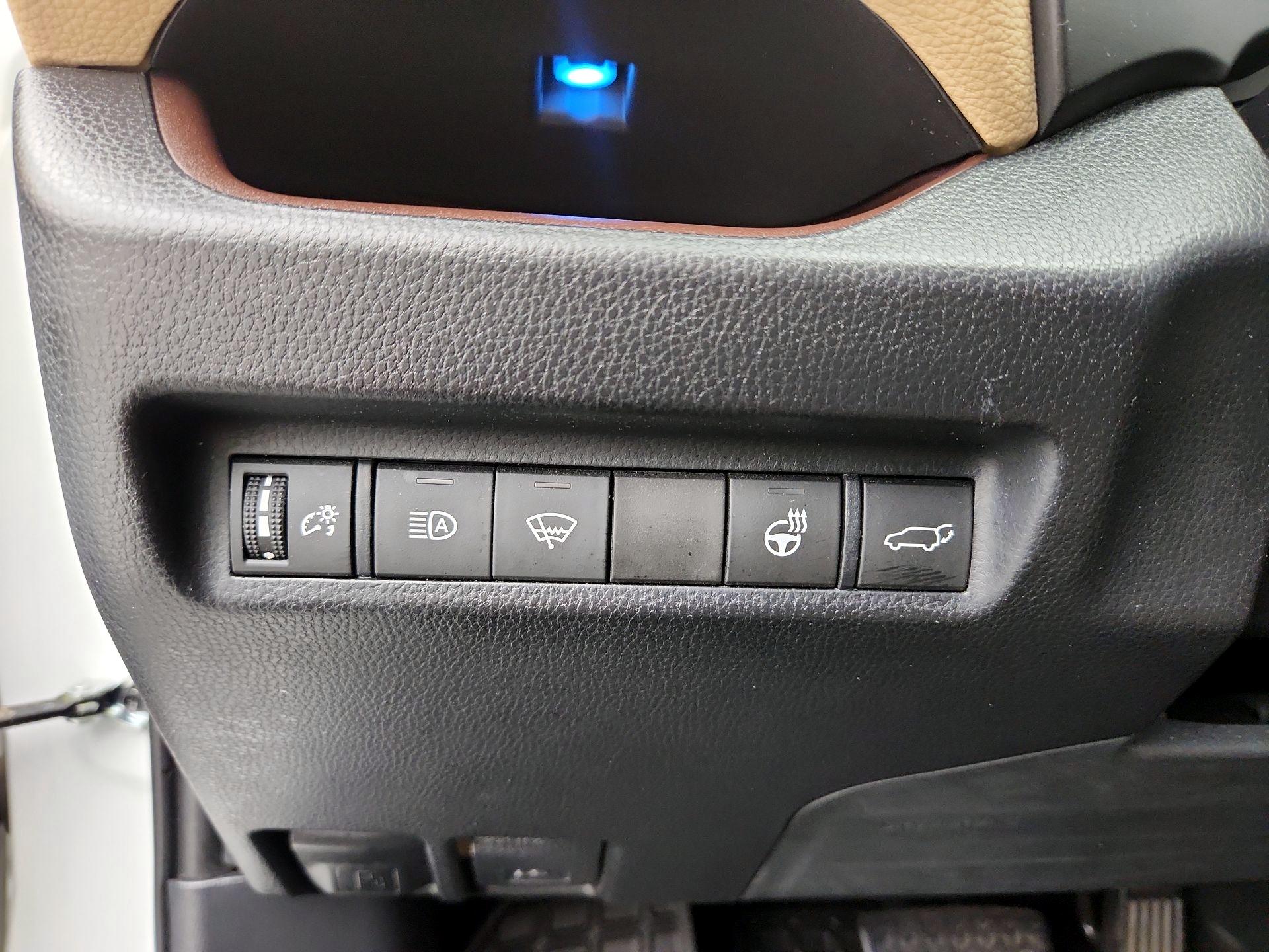 Thumbnail: 2019 Toyota RAV4 - 13