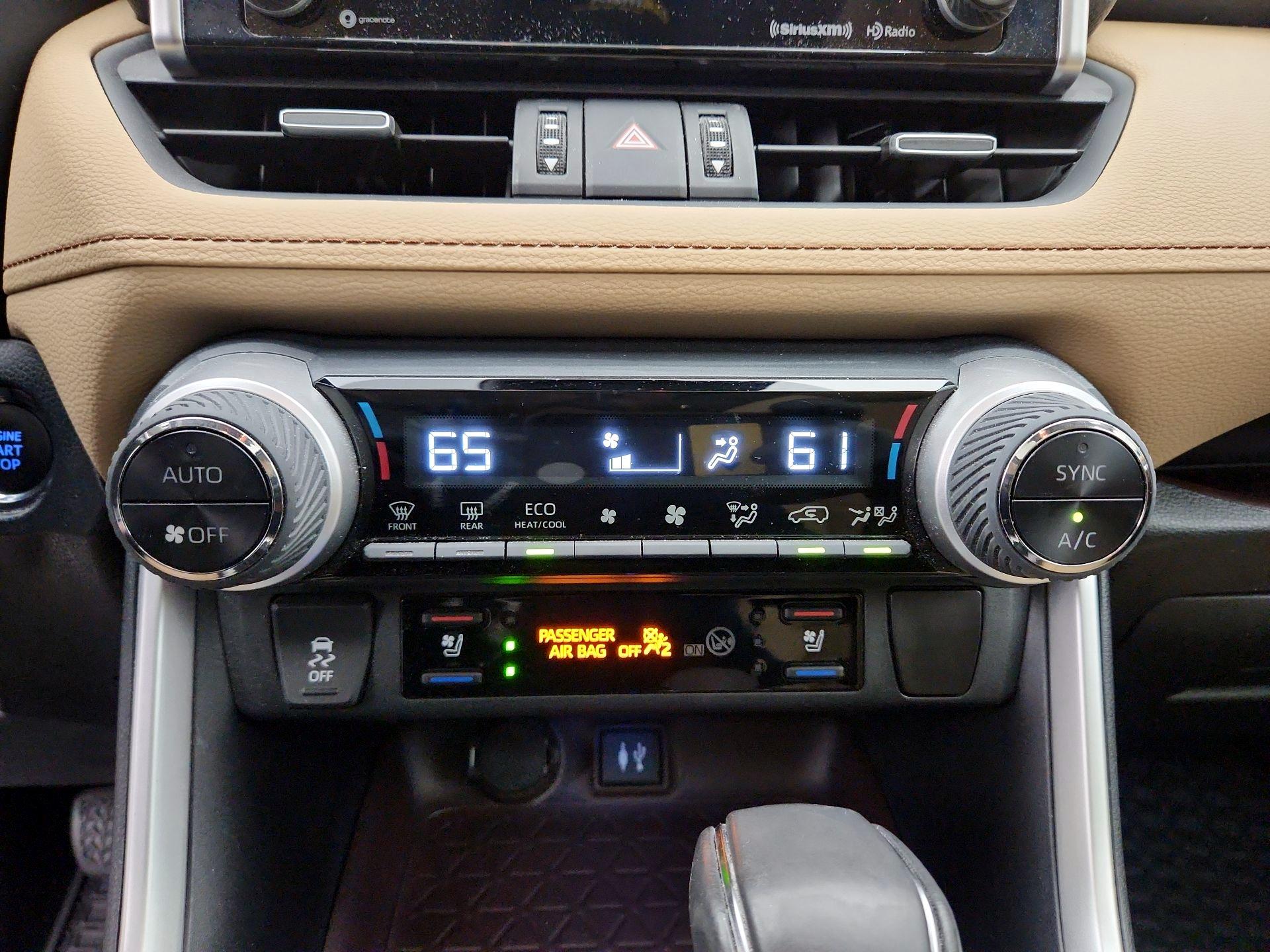 Thumbnail: 2019 Toyota RAV4 - 16