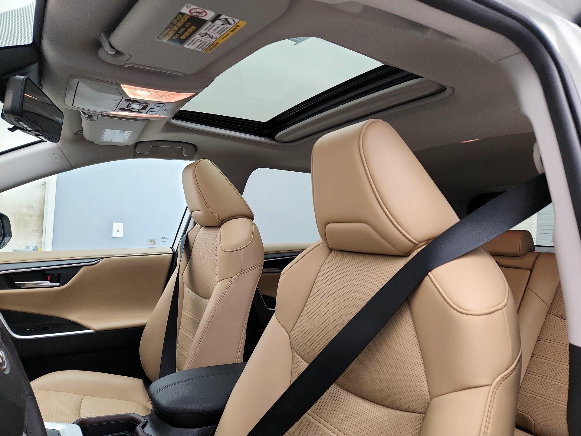 Thumbnail: 2019 Toyota RAV4 - 19