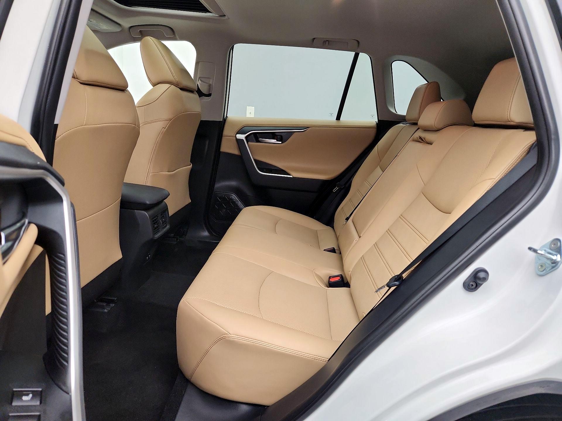 Thumbnail: 2019 Toyota RAV4 - 20