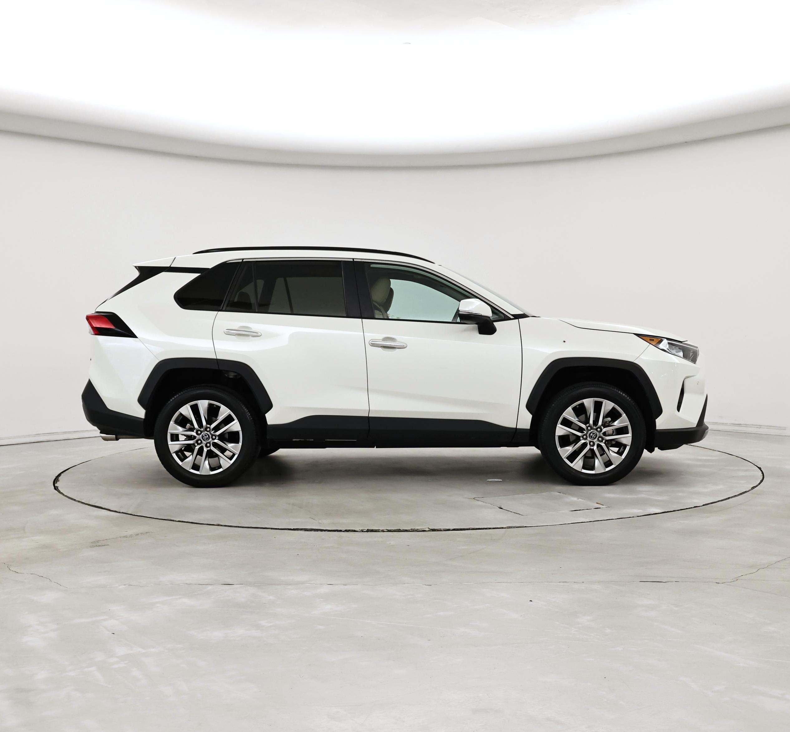 Thumbnail: 2019 Toyota RAV4 - 7
