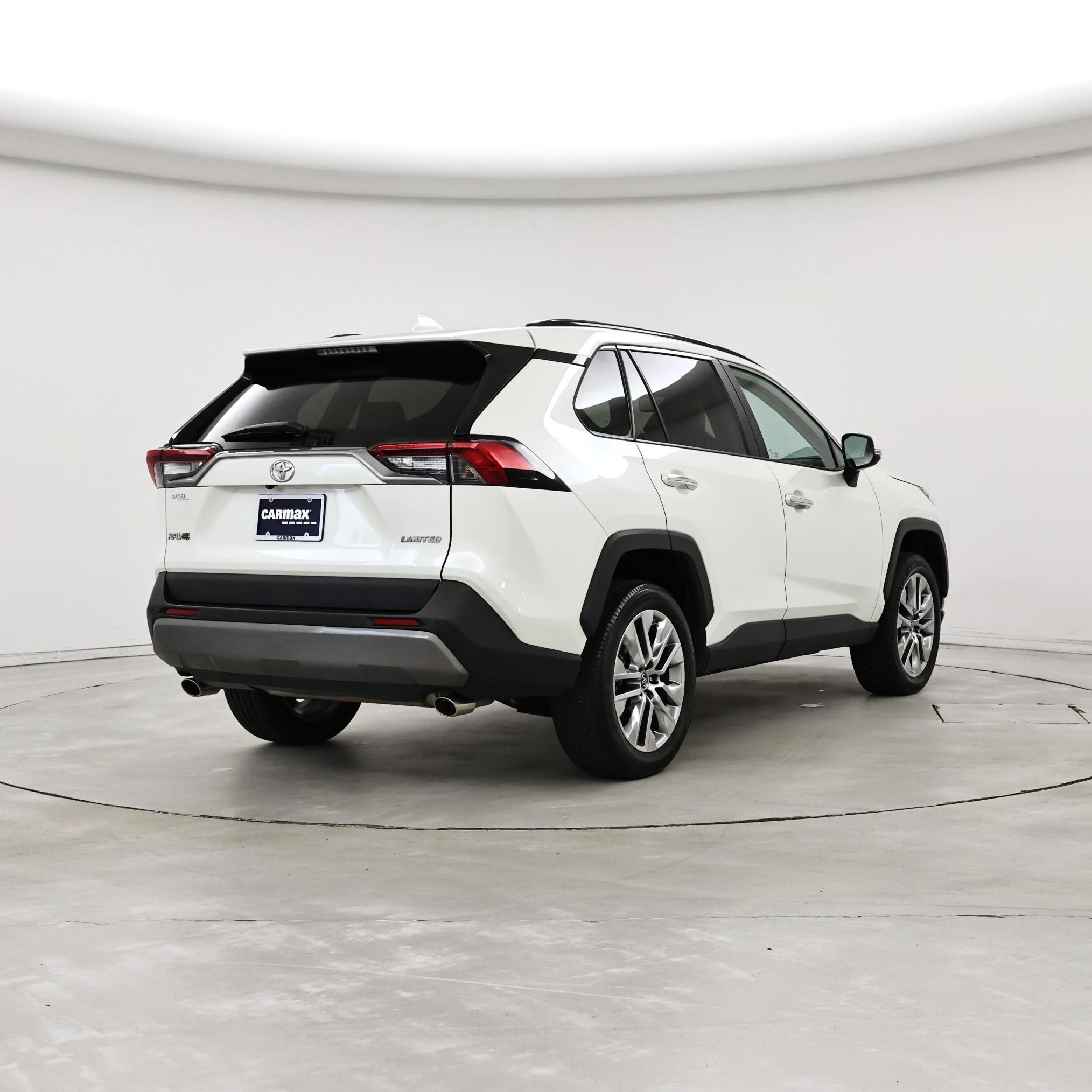 Thumbnail: 2019 Toyota RAV4 - 8