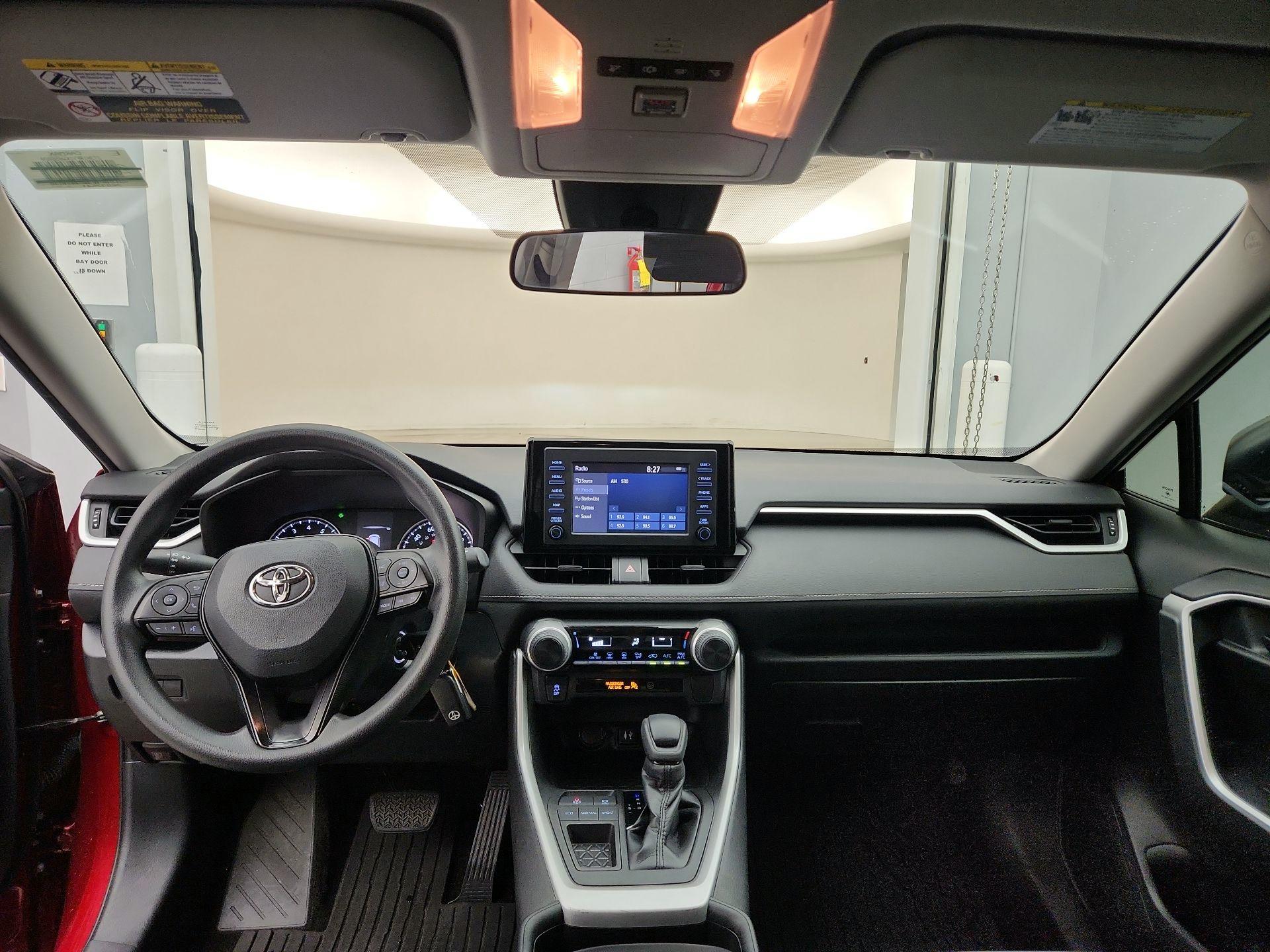 Thumbnail: 2019 Toyota RAV4 - 9