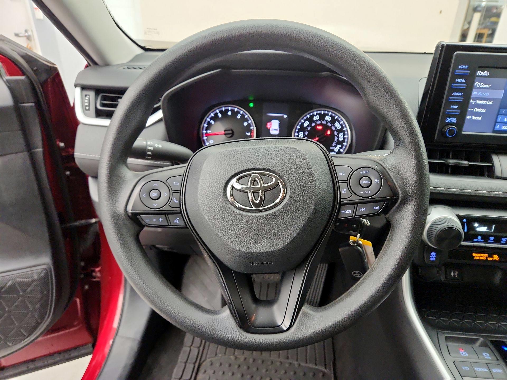 Thumbnail: 2019 Toyota RAV4 - 10